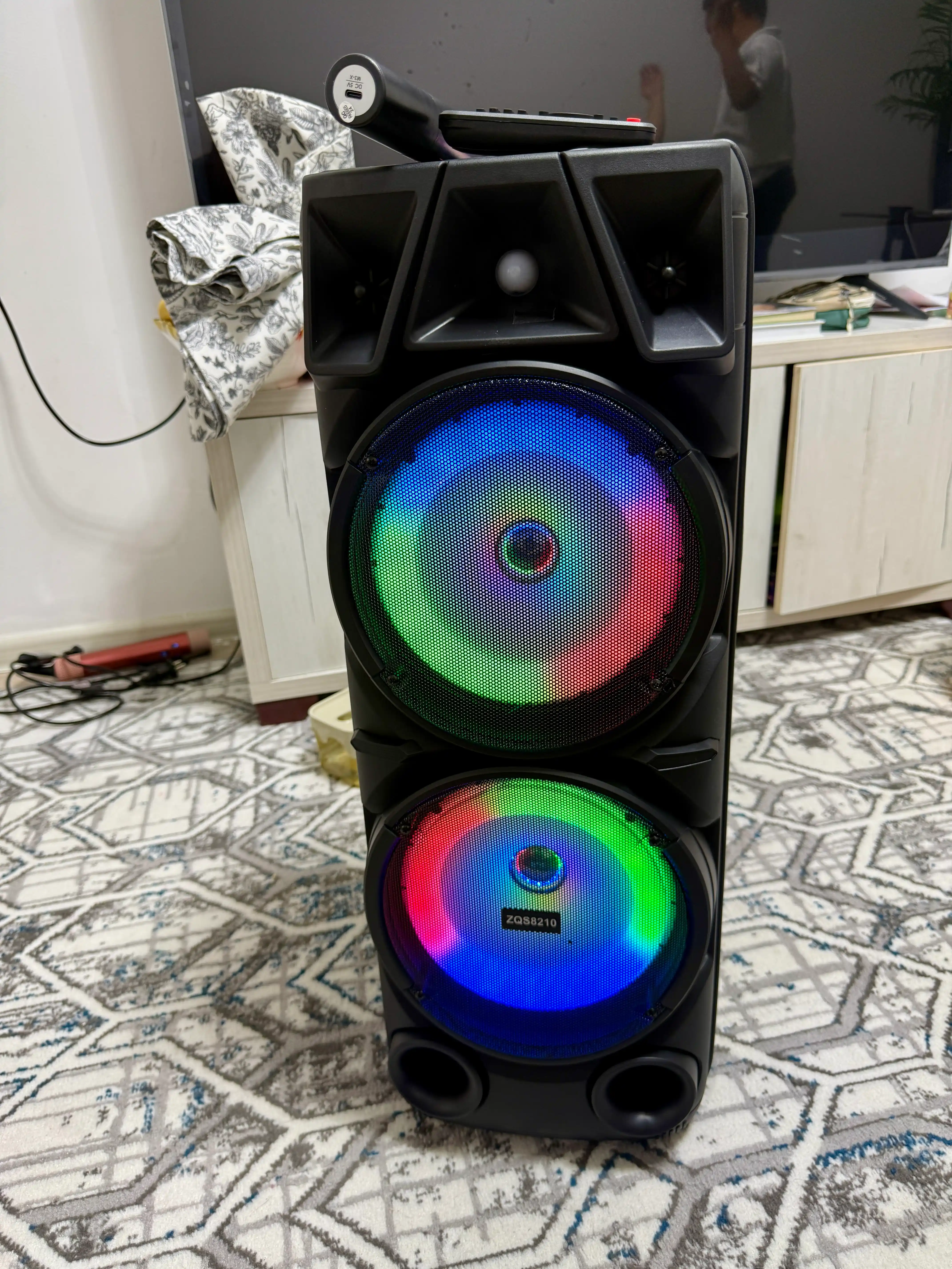 Karaoke uchun mikrofonli FIDGO portativ Bluetooth kolonka