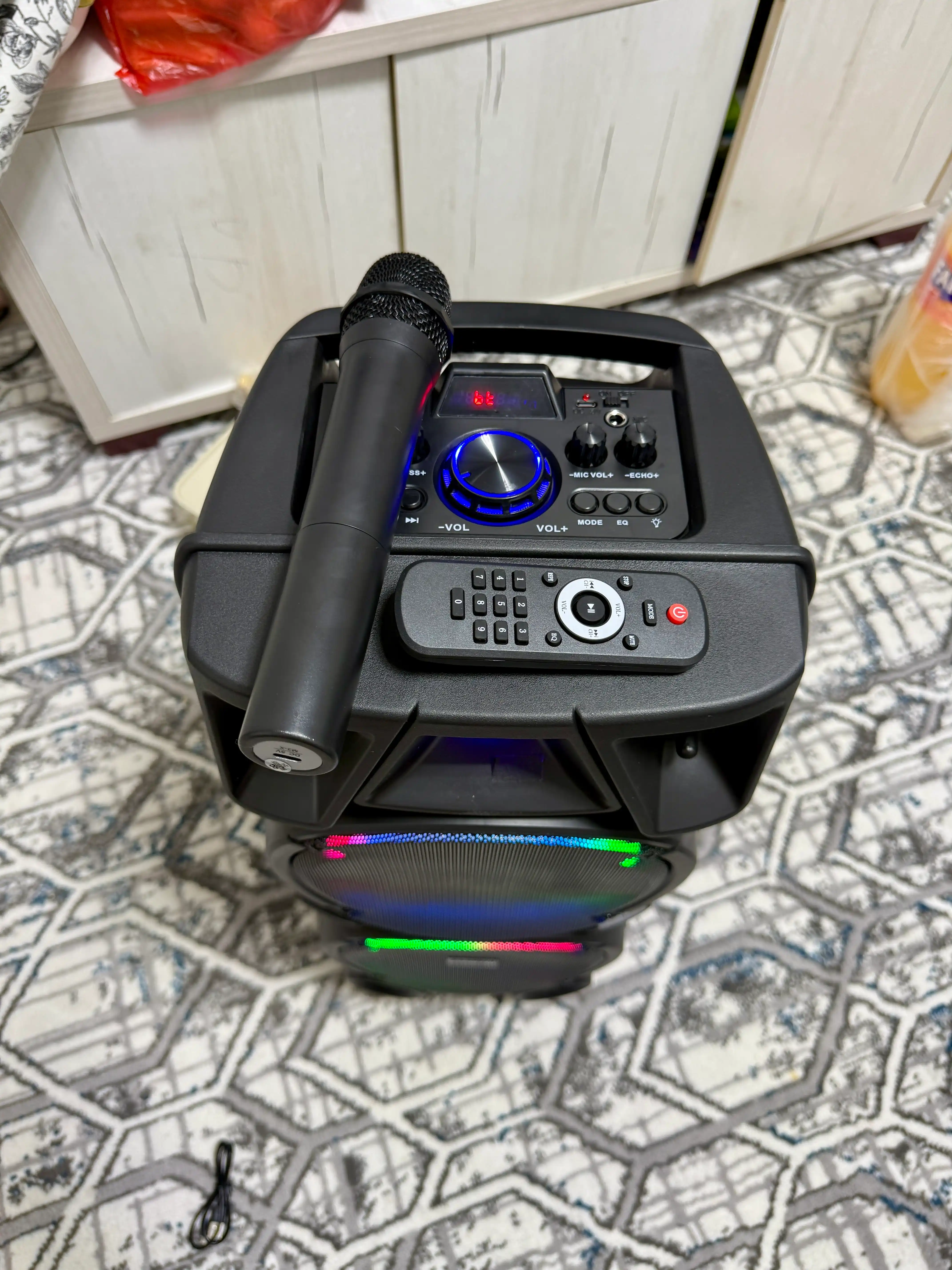 Karaoke uchun mikrofonli FIDGO portativ Bluetooth kolonka