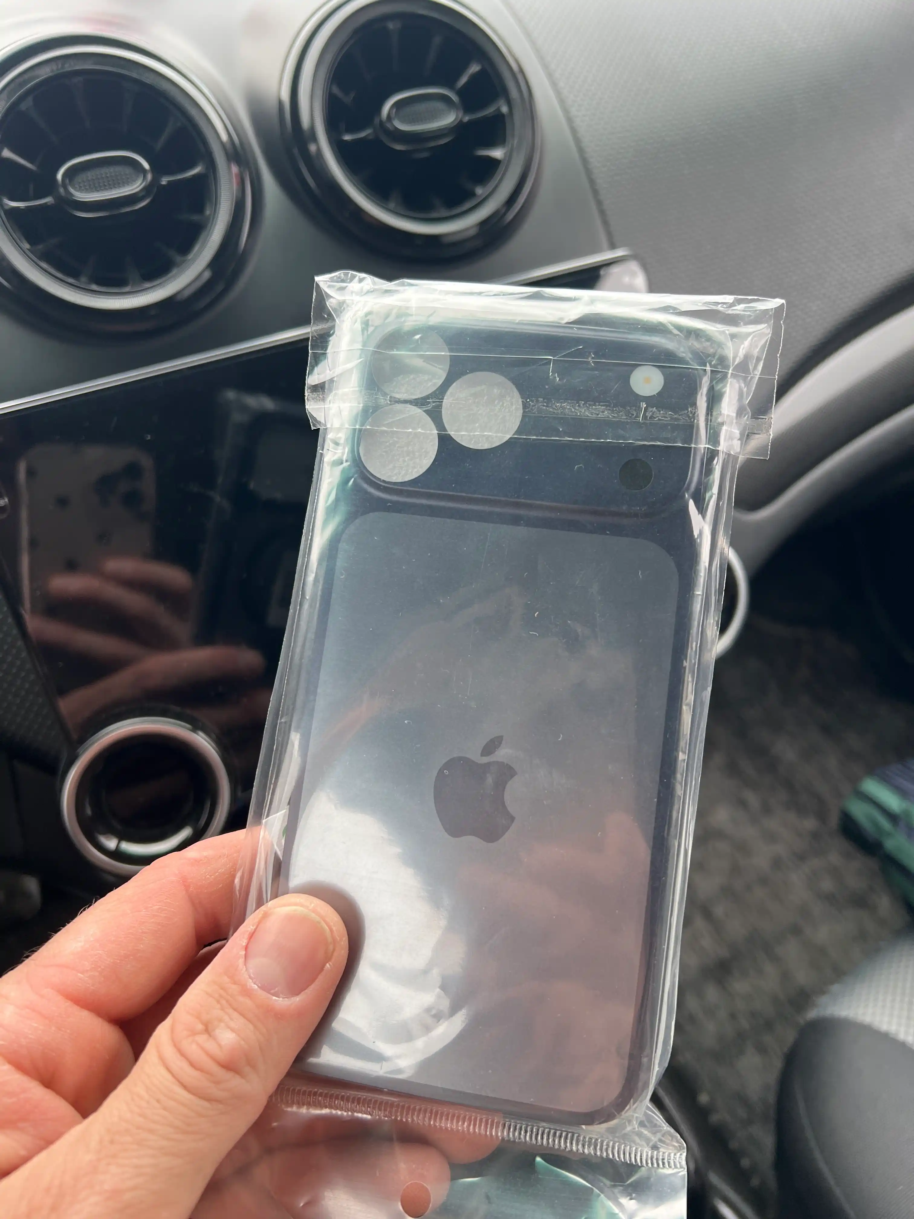 IPhone 13 Pro, 13 Pro Max, 14 Pro, 14 Pro Max, 15 Pro, 15 Pro Max, 16Pro, 16 Pro Max uchun g‘ilof