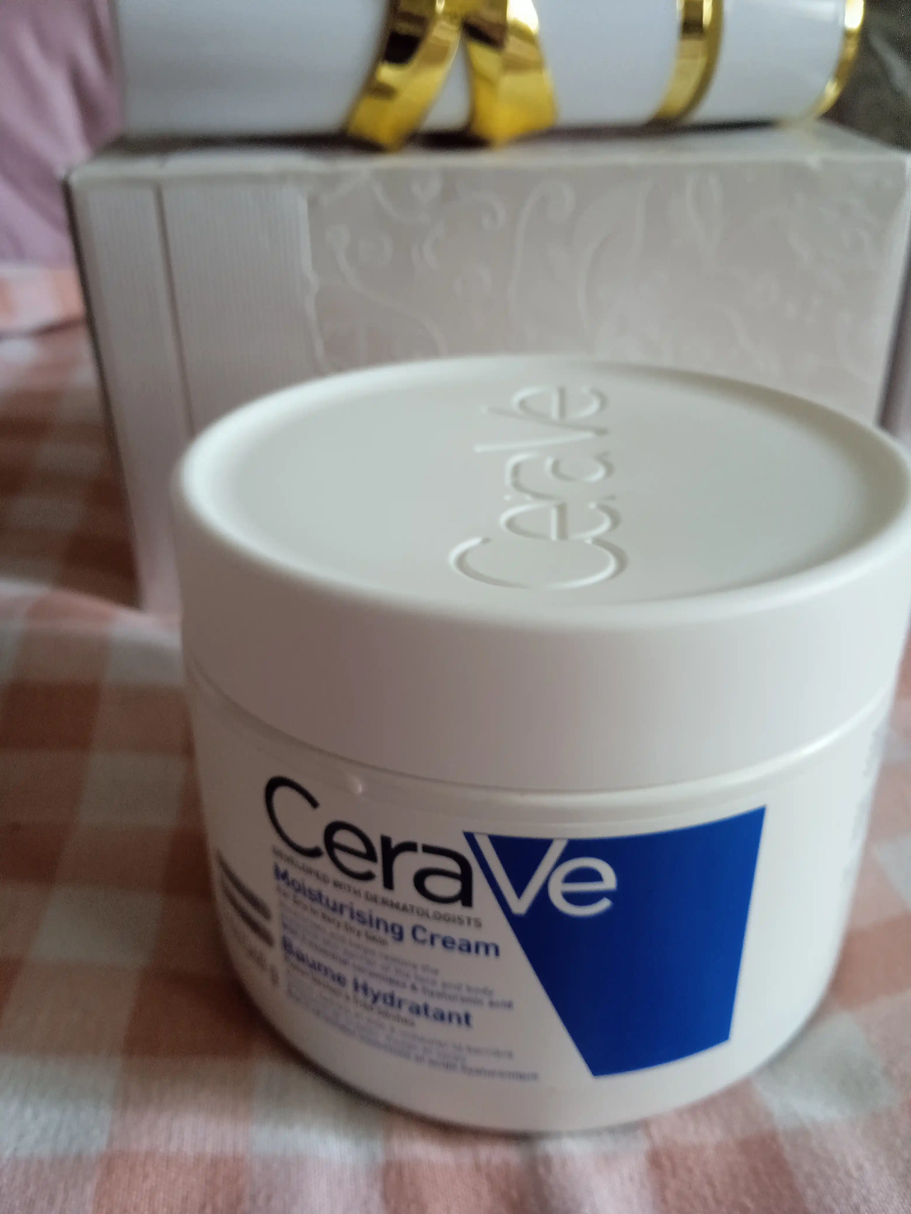 CeraVe Quruq va juda quruq yuz va badan terisi uchun namlantiruvchi krem, 340 g