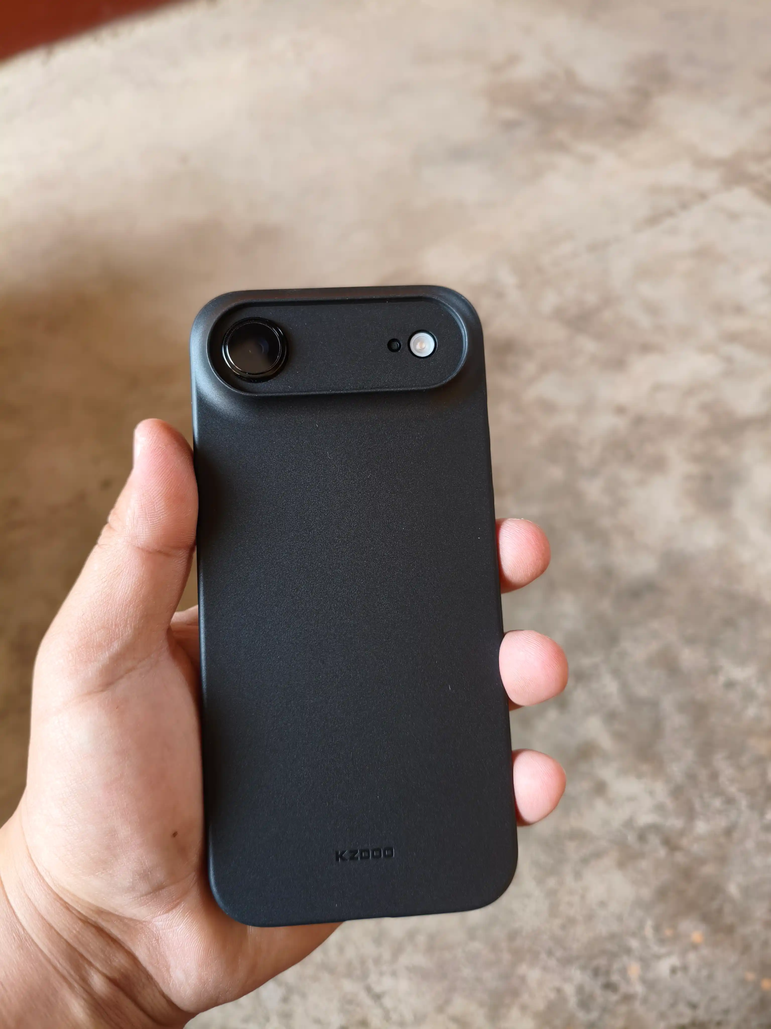 IPhone 16 Pro Max, 15 Pro K-Doo uchun o‘ta yupqa g‘ilof