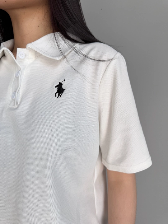 Qisqa yengli ayollar polo futbolkasi