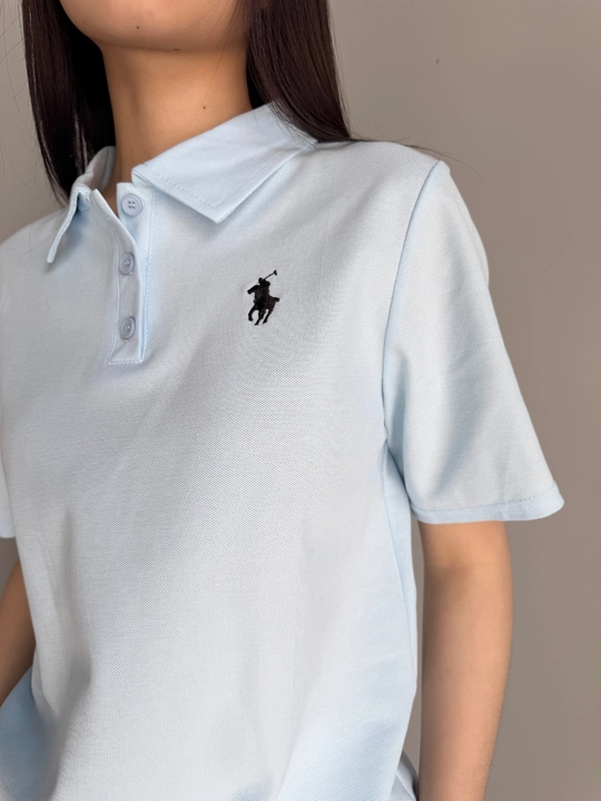 Qisqa yengli ayollar polo futbolkasi