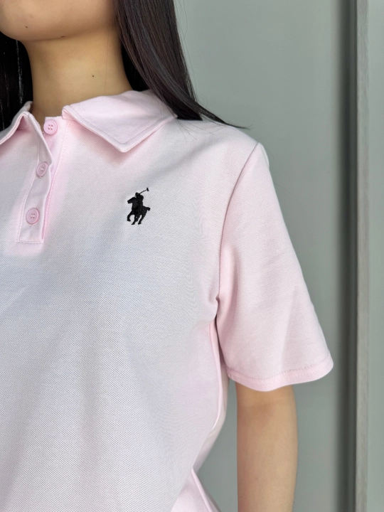 Qisqa yengli ayollar polo futbolkasi