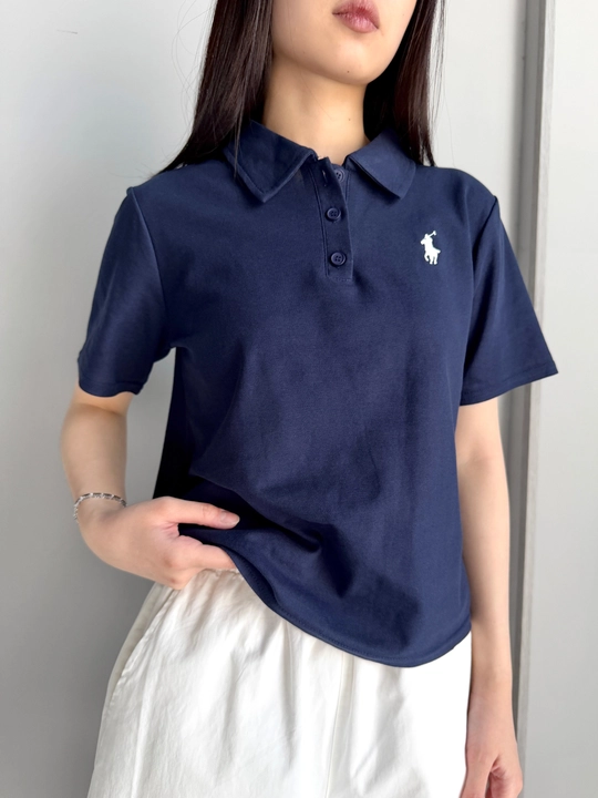 Qisqa yengli ayollar polo futbolkasi