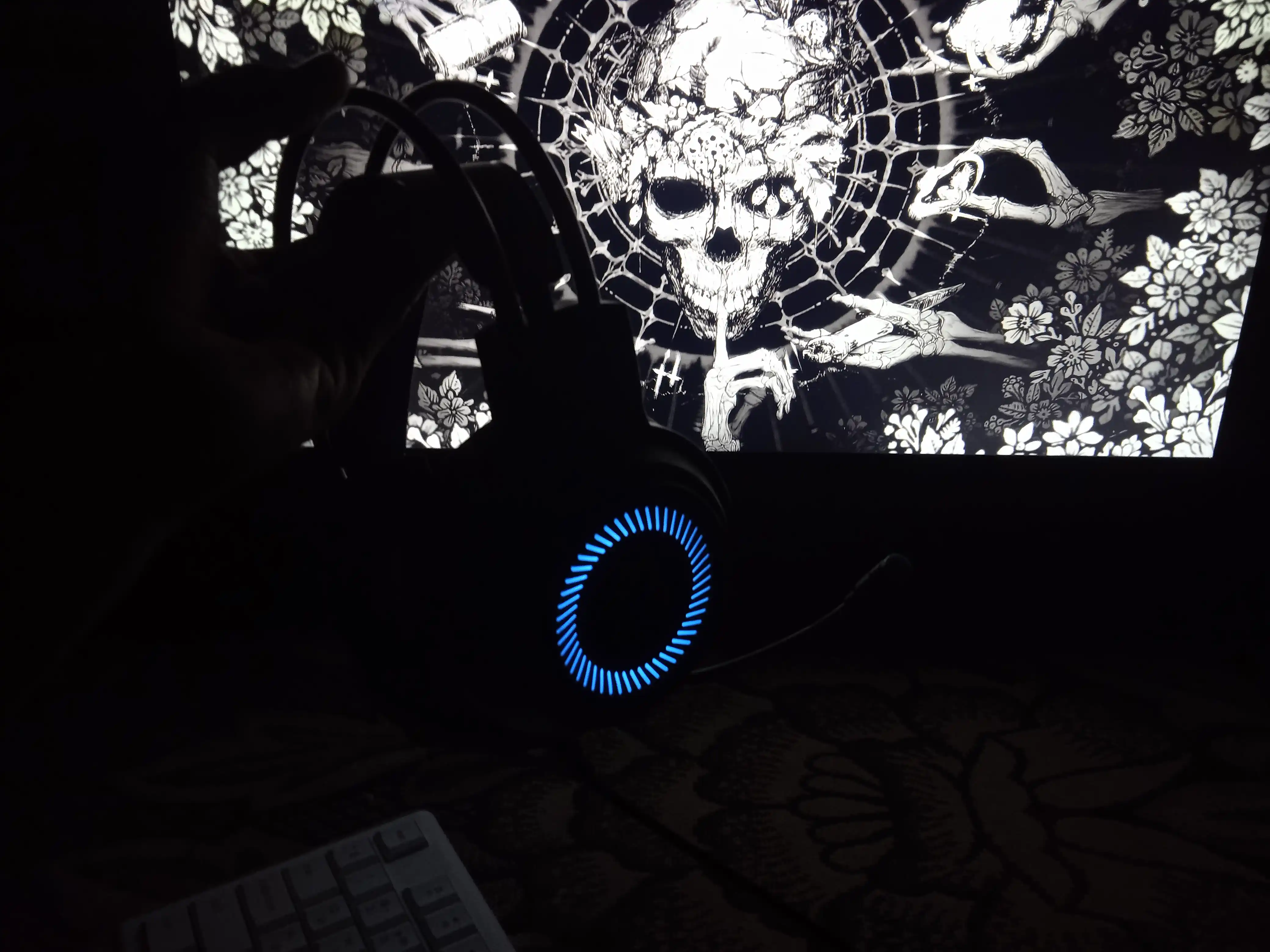 O'yin quloqchinlari, mikrofon bilan simli, kompyuter va telefon uchun, RGB yoritgich bilan