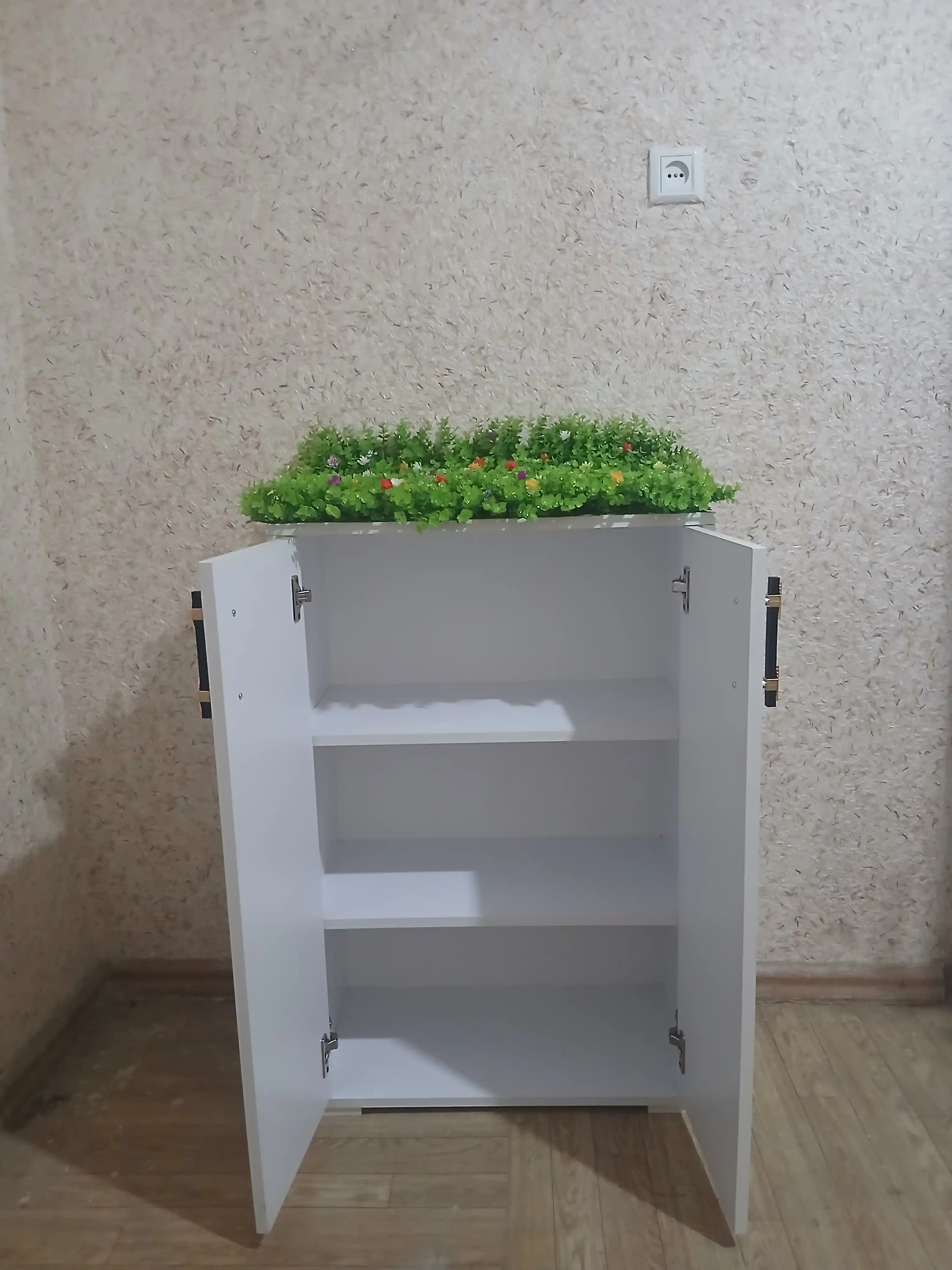 Universal tumba, yig'ilgan, 90 * 60 * 30 sm