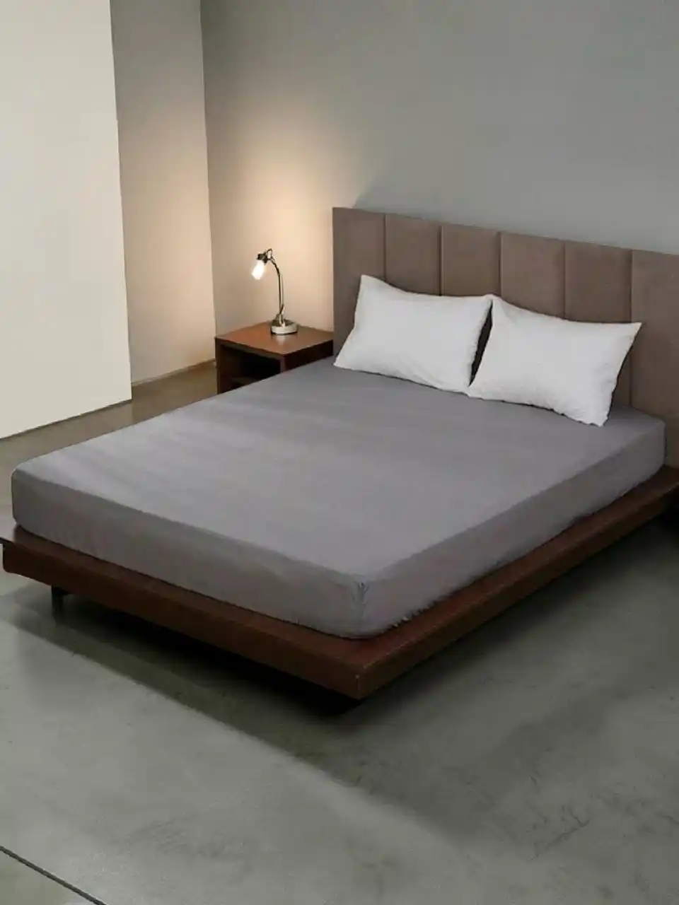 Простыня на резинке Linens 180×200×25 см, ранфорс 100% хлопок, серый, Германия 