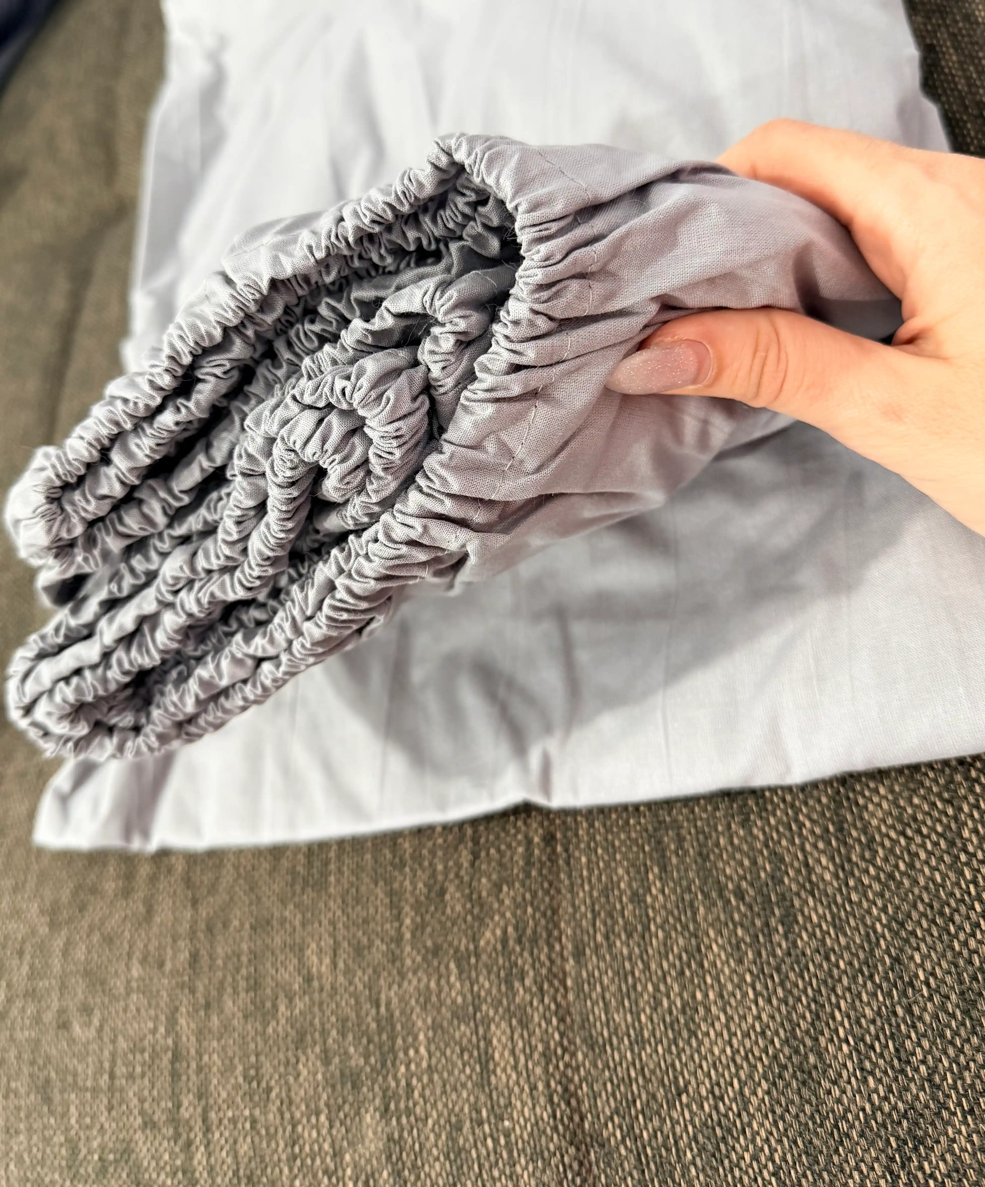 Простыня на резинке Linens 180×200×25 см, ранфорс 100% хлопок, серый, Германия 