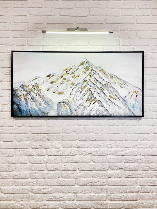 Interyer premium kartina, qo‘l ishi, 60x120 «Oltin Cho‘qqilar Sokinligi»