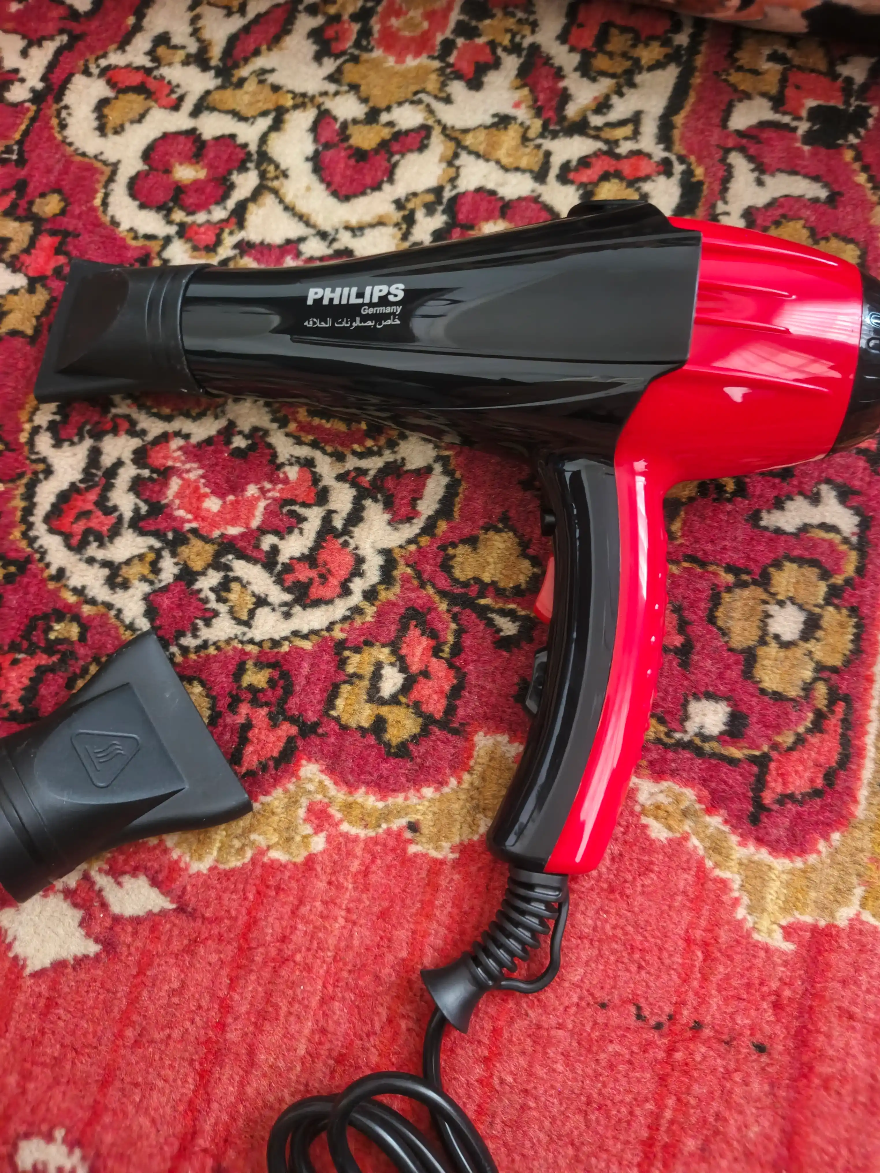Professional soch quritgich Philips, nasadkalar bilan, soch turmaklash uchun