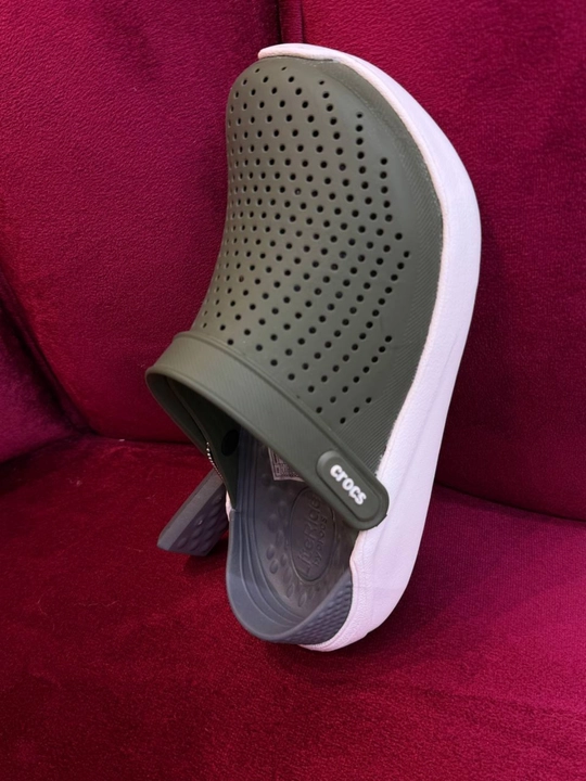Crocs tapochkasi 36–40, yengil va qulay clog sandal, qora, Vietnam