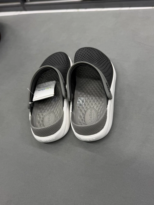 Crocs tapochkasi 36–40, yengil va qulay clog sandal, qora, Vietnam