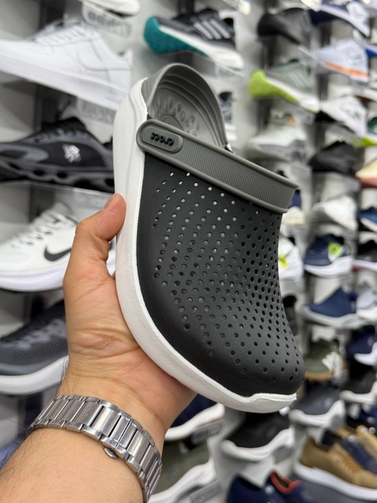 Crocs tapochkasi 36–40, yengil va qulay clog sandal, qora, Vietnam