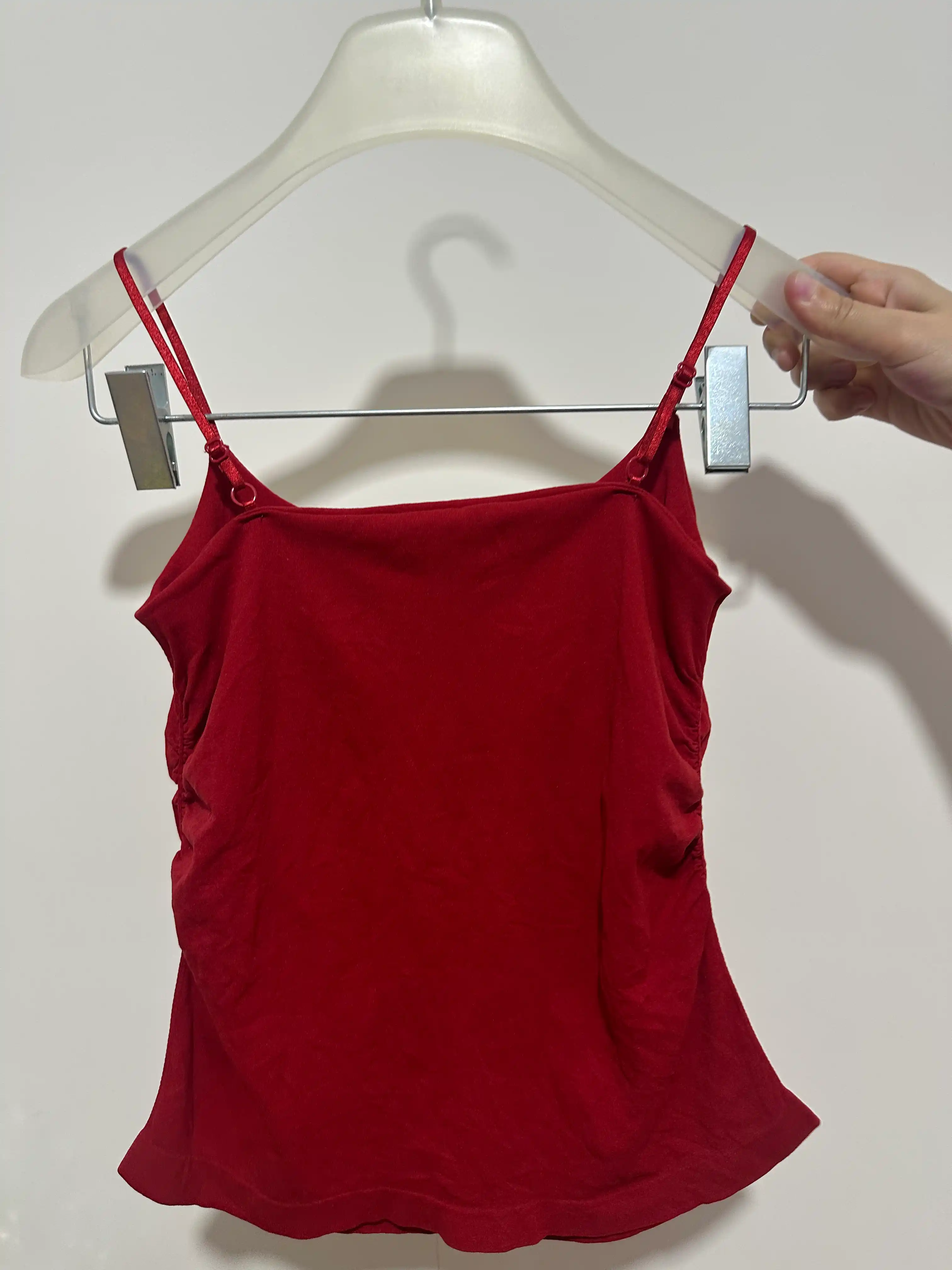 Ayollar uchun mayka top, astariga chashka tikilgan, universal o‘lchami 40-62 kg