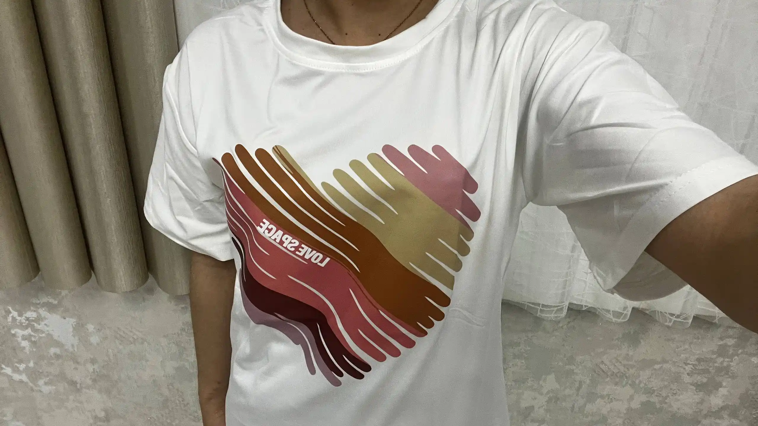 Ayollar futbolkasi, printli, keng fason, M-XL