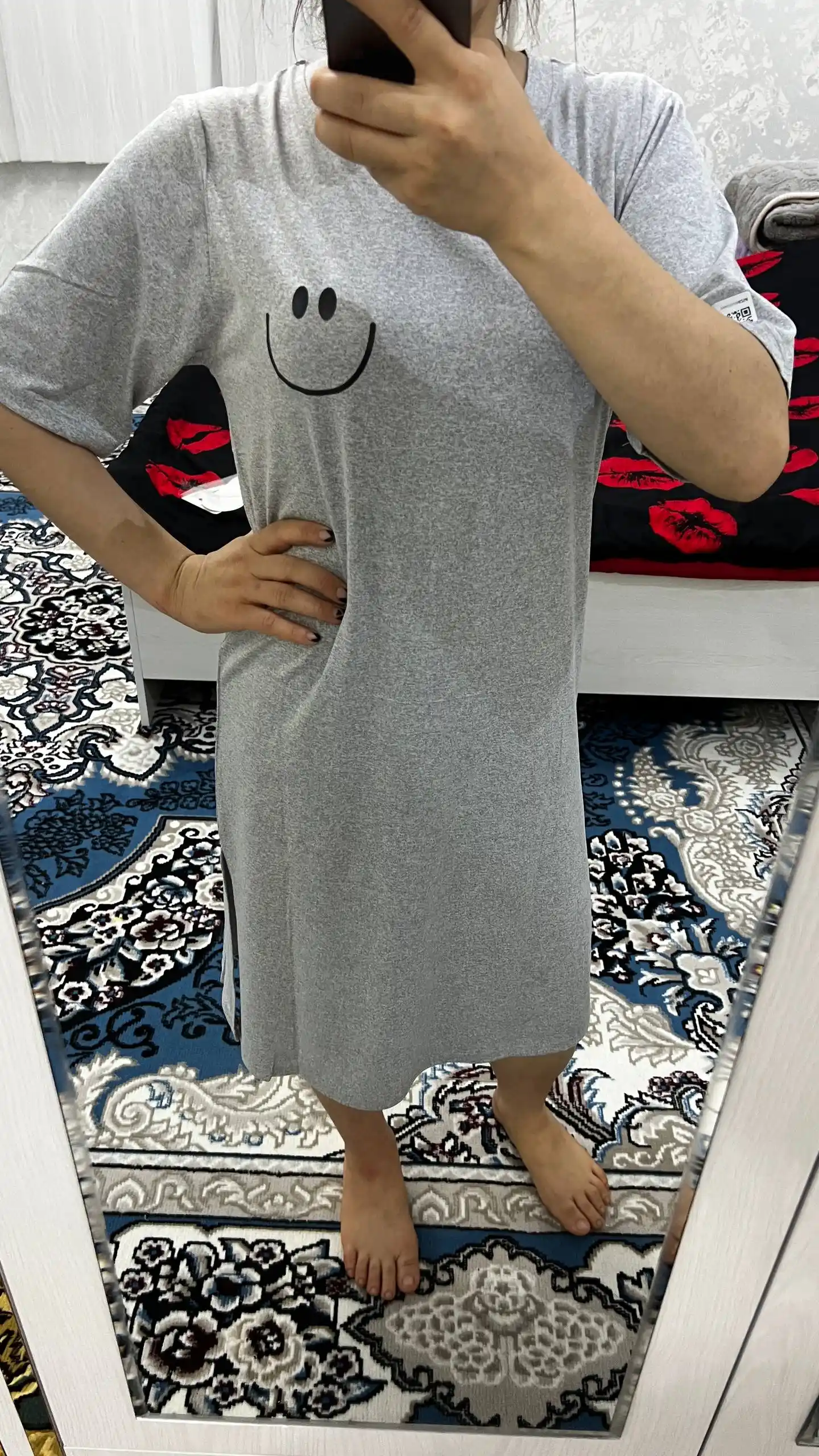 Платье-футболка женское, с принтом, белый/черный/серый, S-XL
