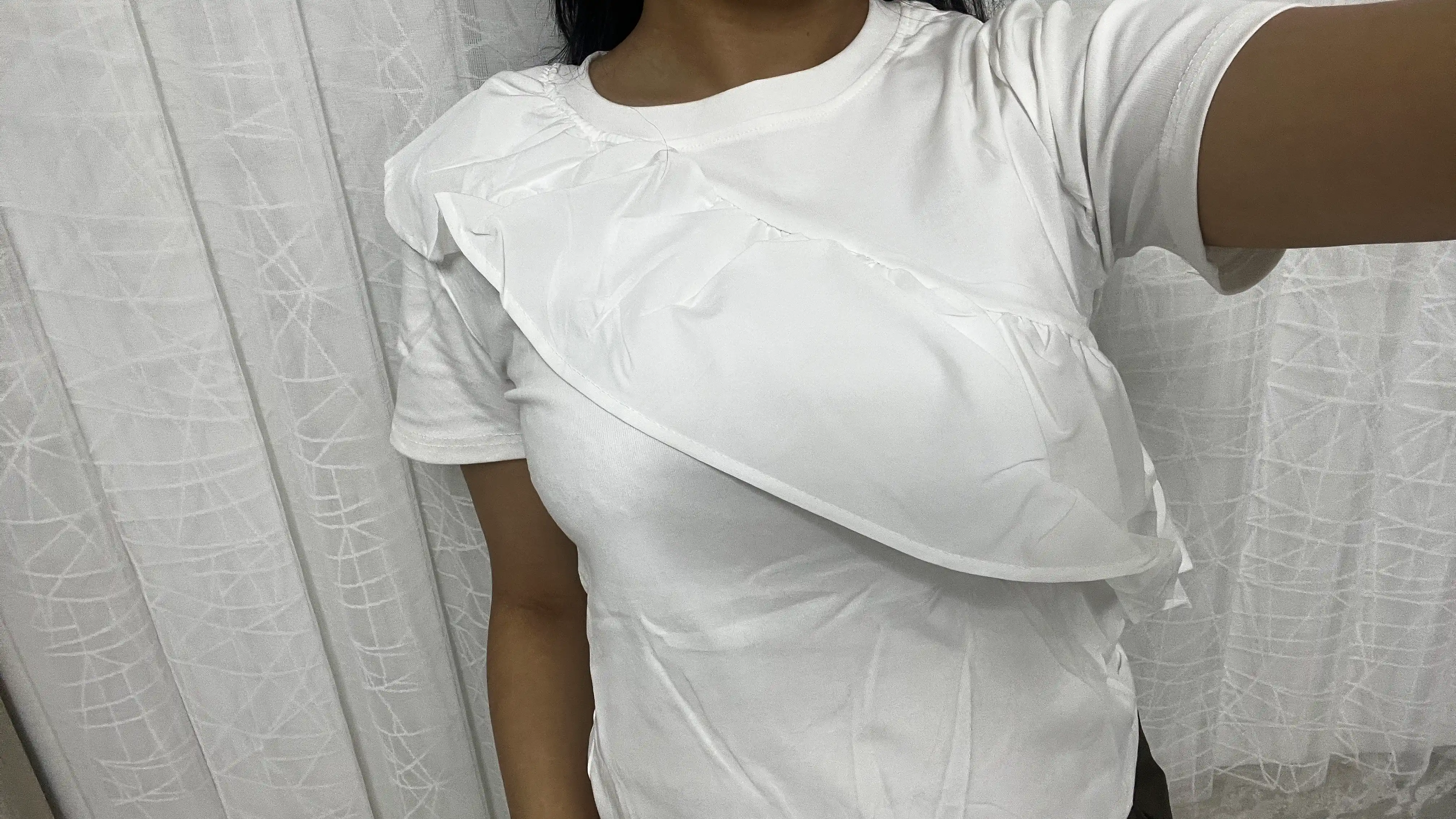 Ayollar bluzkasi, yozgi, burmali, qisqa yengli, oq rang, S-XL