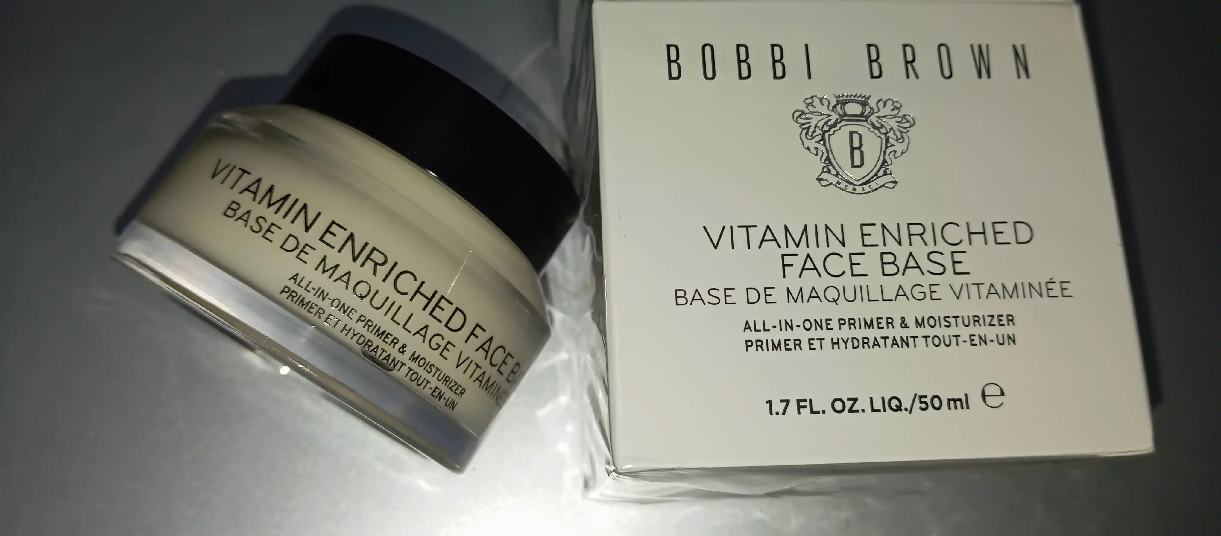 Yuz makiyaji uchun namlantiruvchi asos-krem, Bobbi Brown, 50 ml