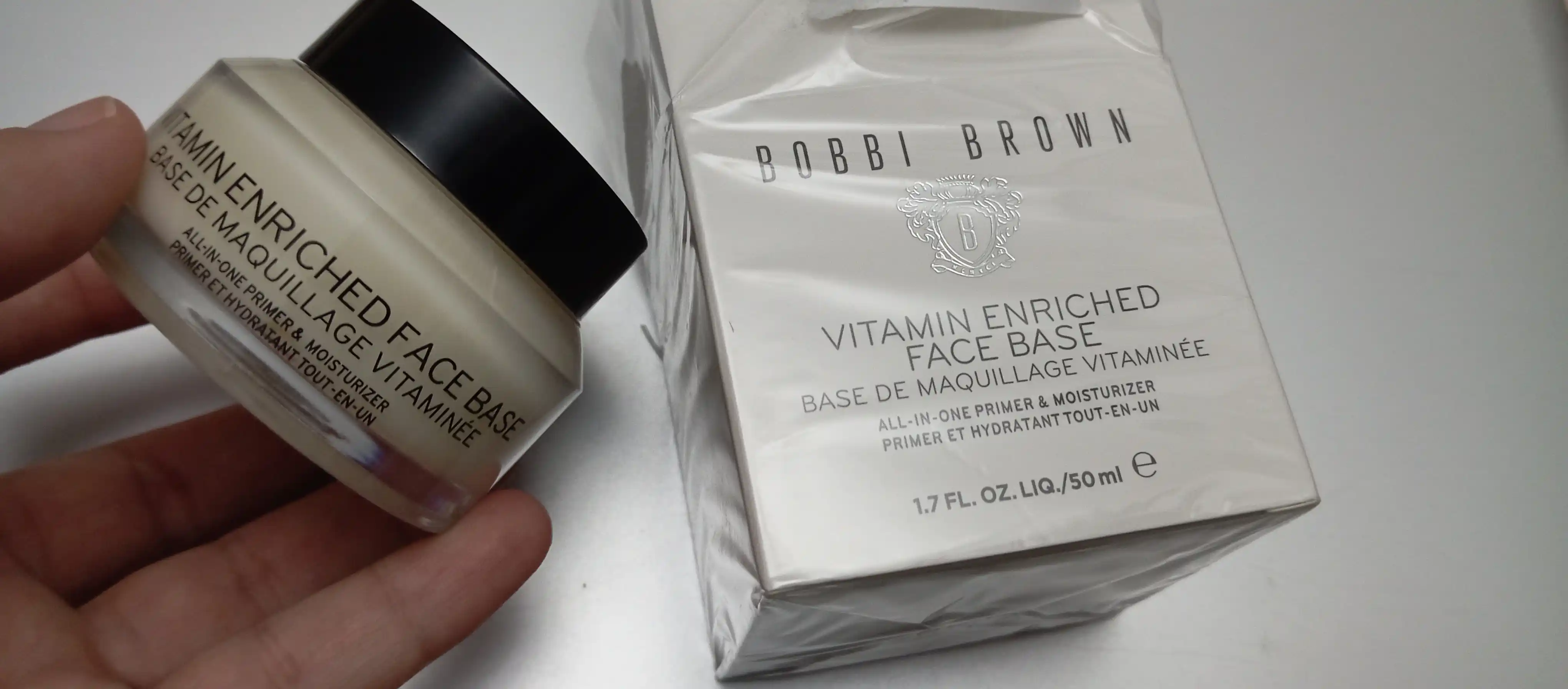 Yuz makiyaji uchun namlantiruvchi asos-krem, Bobbi Brown, 50 ml