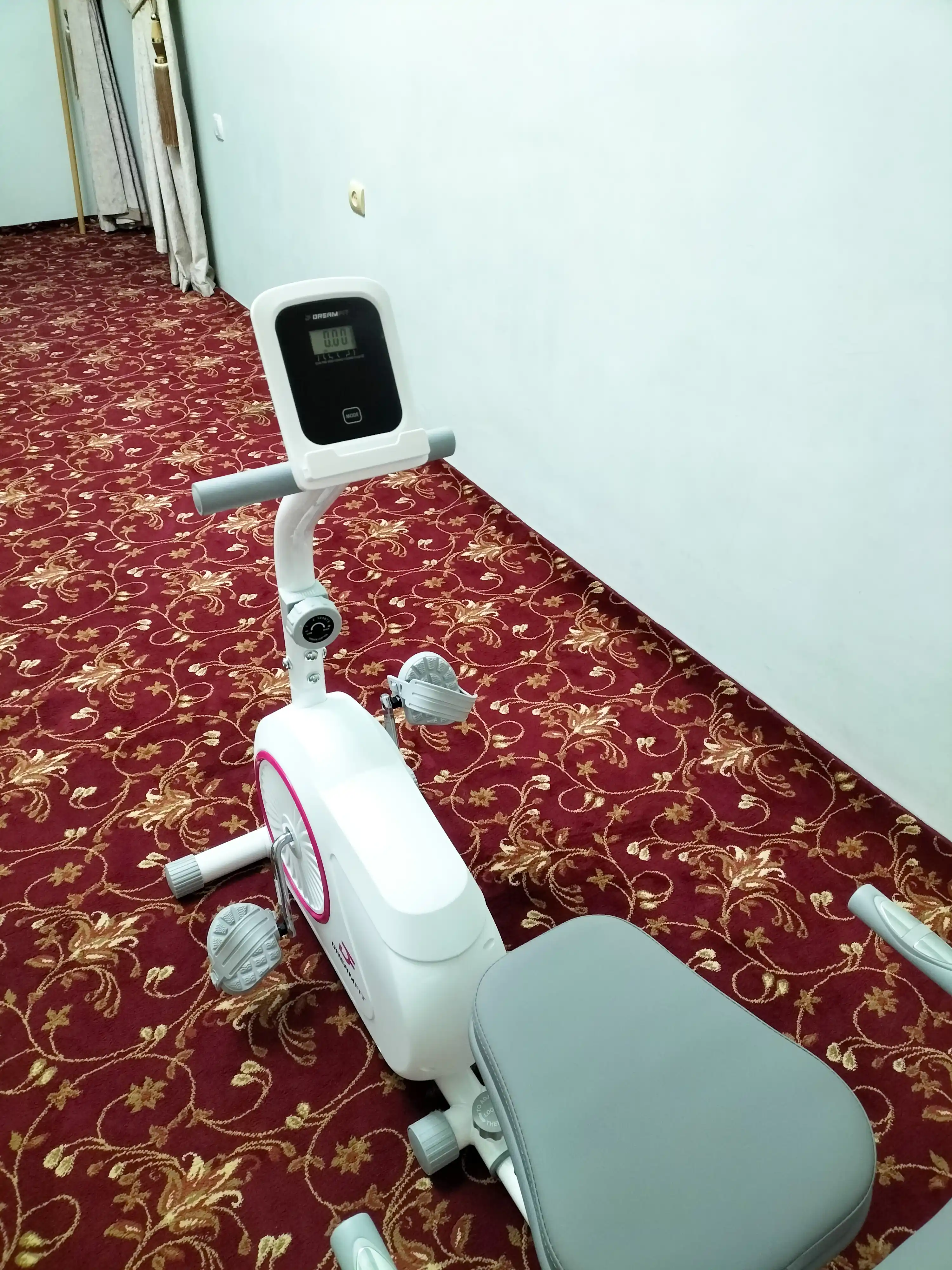 Велотренажер Dreamfit, для домашних кардиотренировок, DF-203,204,221 B