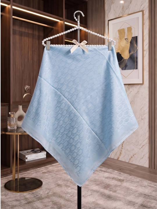 Ro‘mol ayollar uchun, hijob 100×100, Dior brendidan