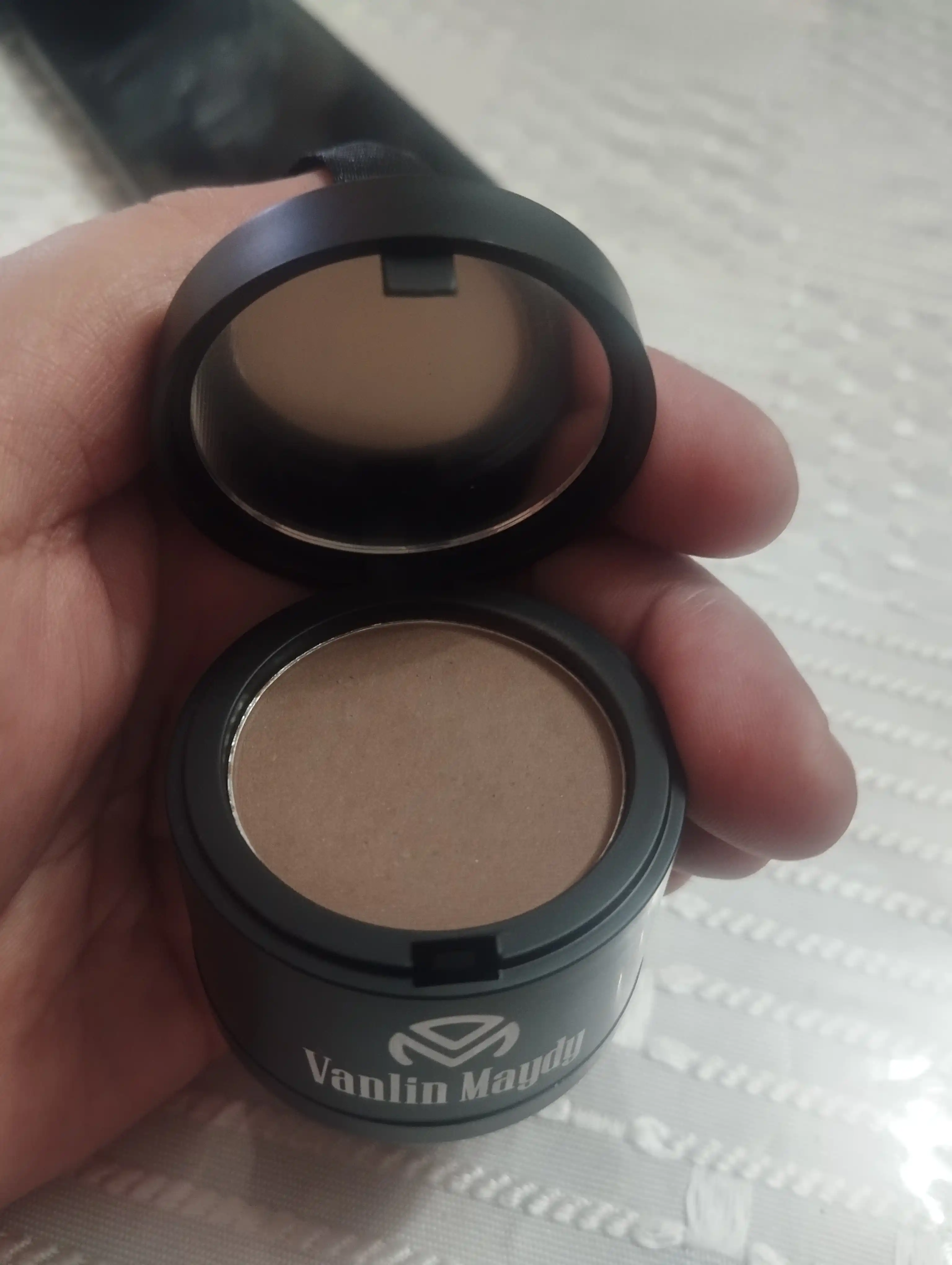 Oqargan sochlar, soqol, qoshlarni yopish uchun kukun, 4g
