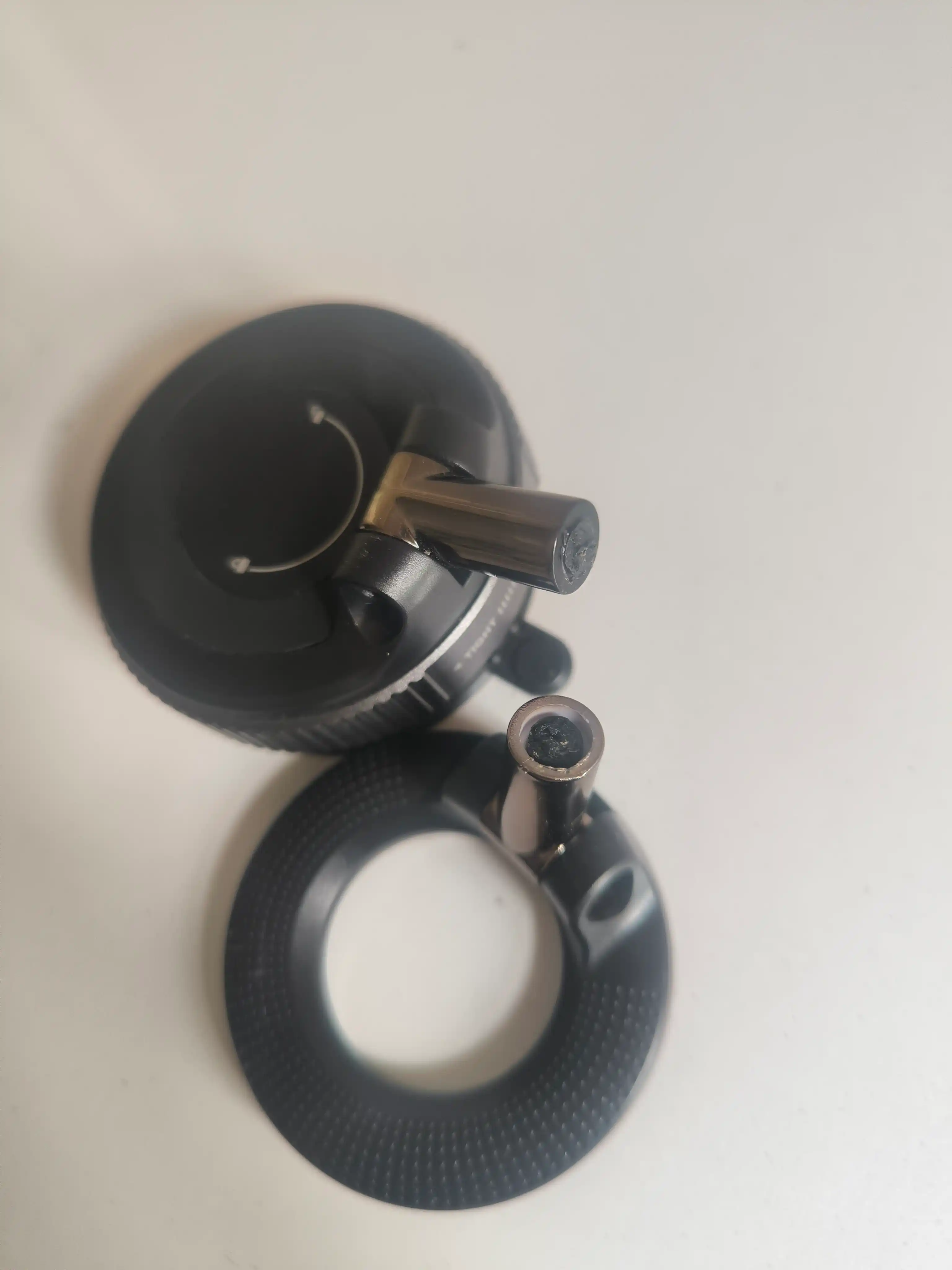 360 darajaga aylanadigan Magsafe avtomobil uchun magnit telefon tutqichi