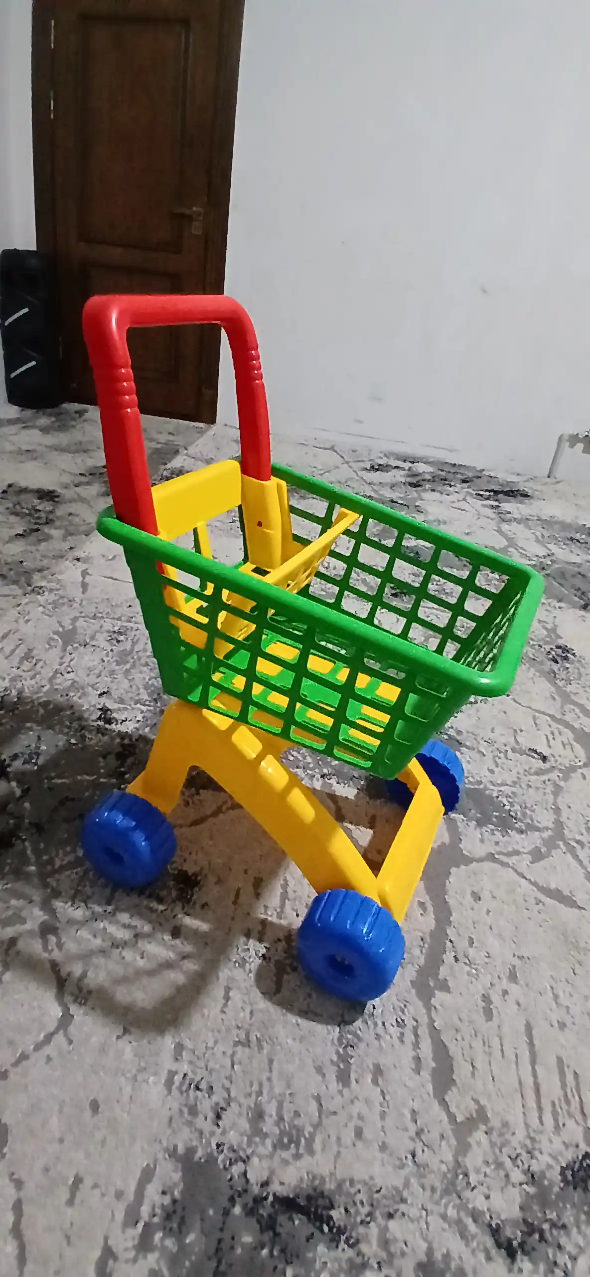 Bolalar uchun plastik o‘yinchoq aravacha 1-3 yosh