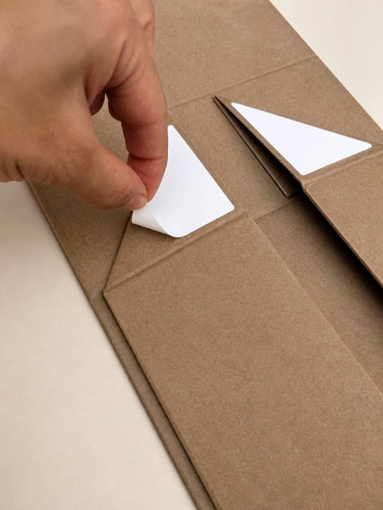 Sovg‘a qutisi oynali bantikli rozvi, malochniviy, jigarrang, ranglarda chiroyli gift box
