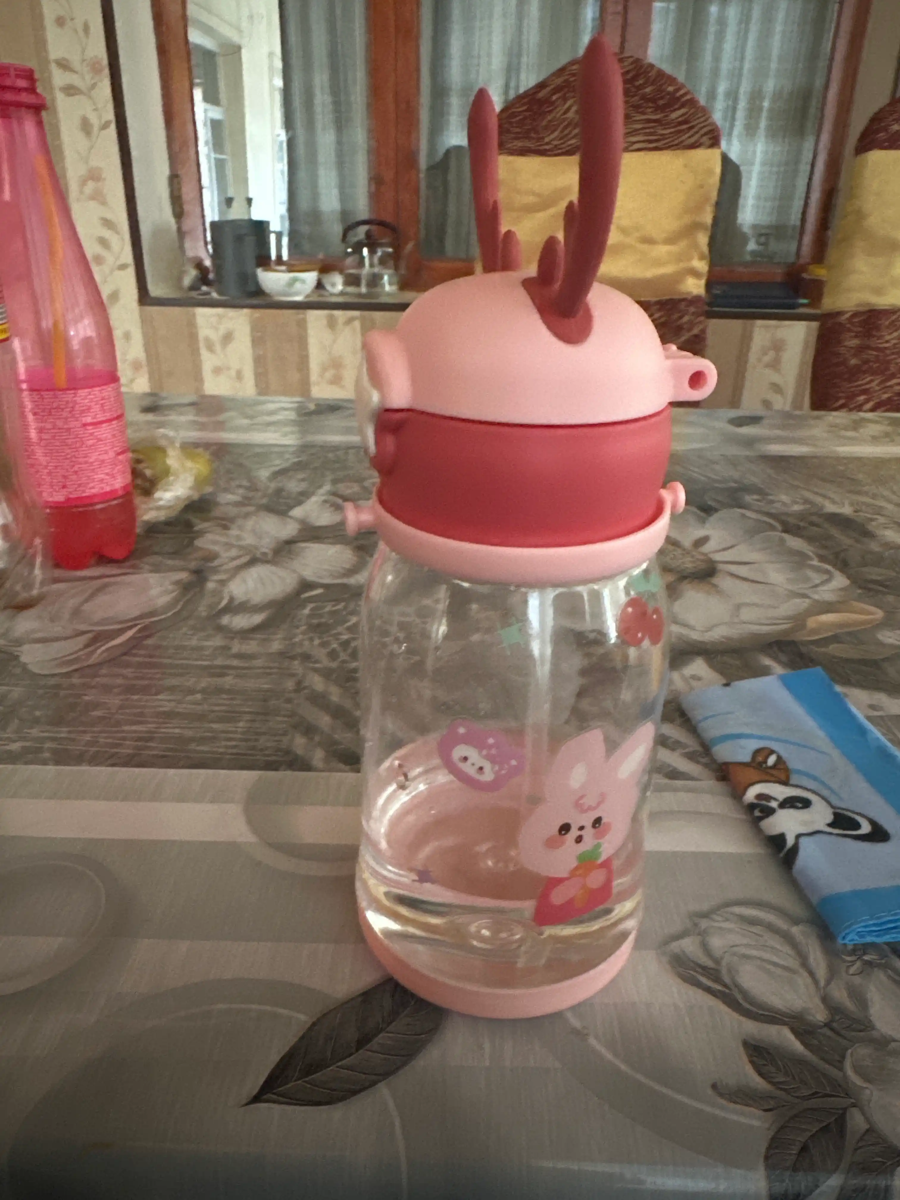 Ichimlik idishi, butilka, ichimliklar uchun stakan, suv, smuzi, limonad