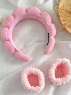 Розовый