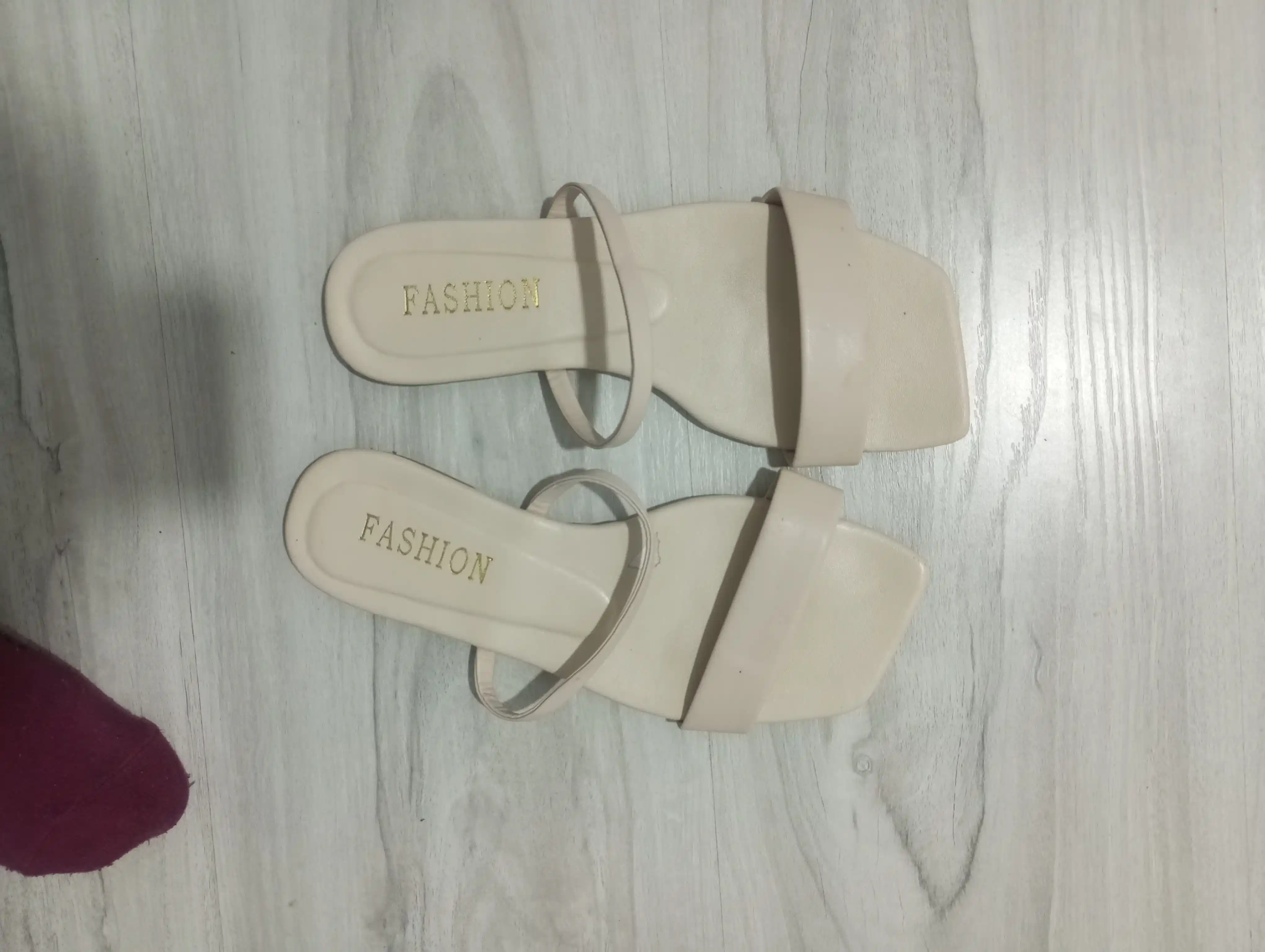 Ayollar botinkasi, yozgi sandal, shippak, shippak, kichik o‘lchamli