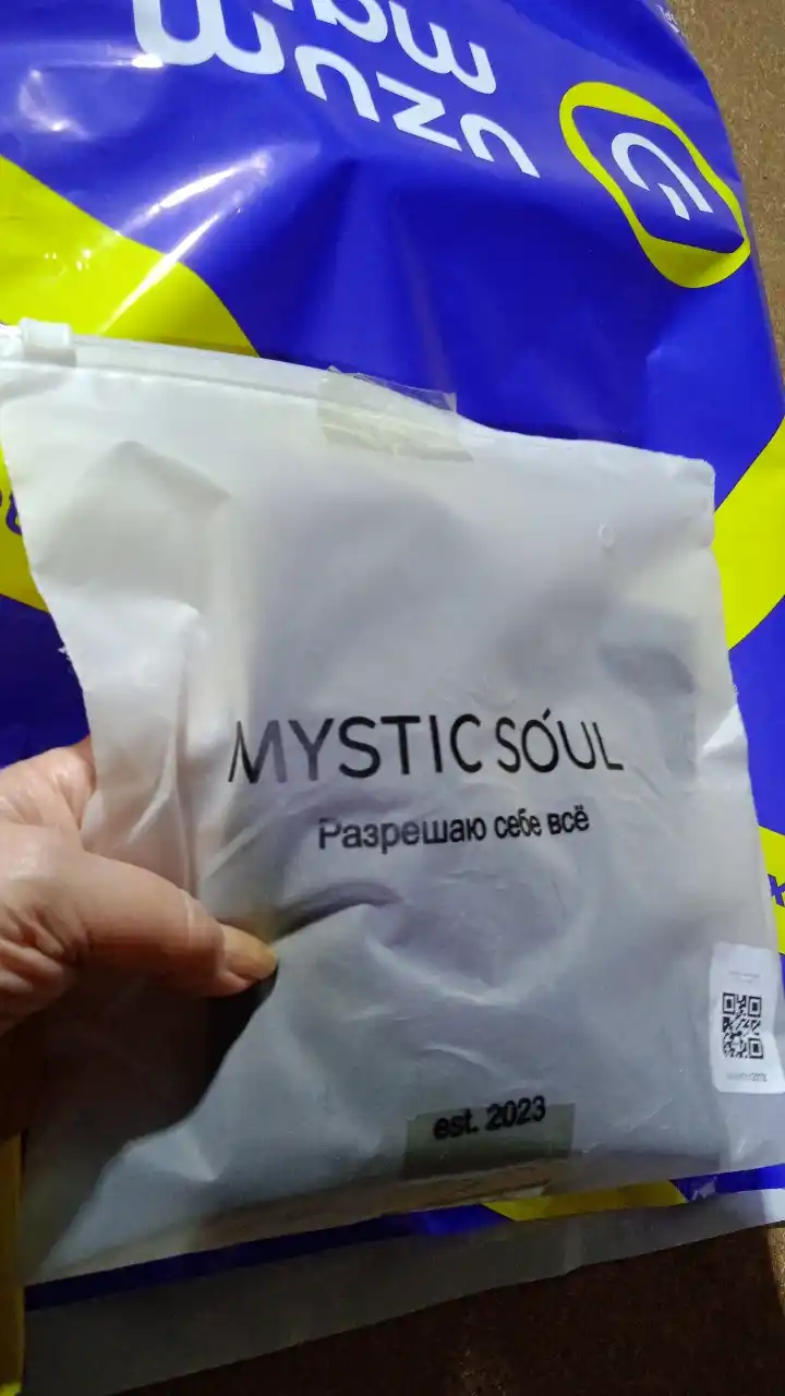 Ayollar asosiy maykasi, elastik va qulay ustki qism, oq / qora / qizil