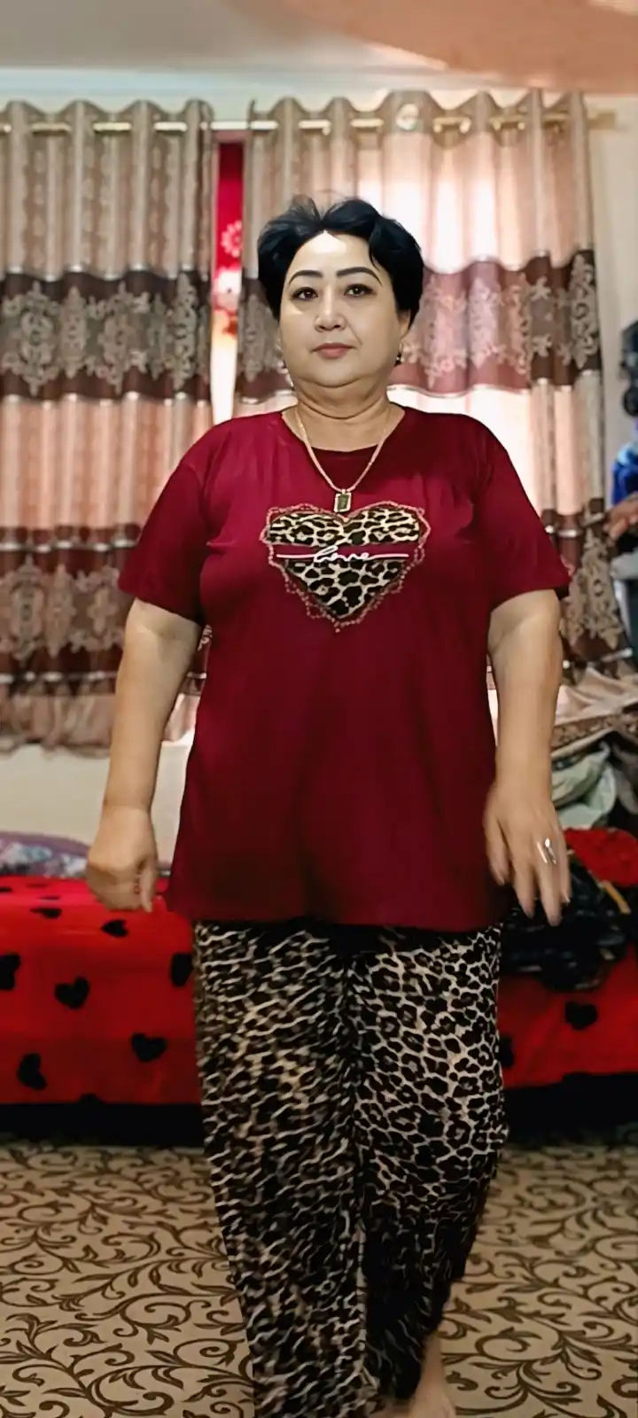 Katta o‘lchamli ayollar pijama to‘plami, shim va futbolka oversize katta o'lchamli, kashta