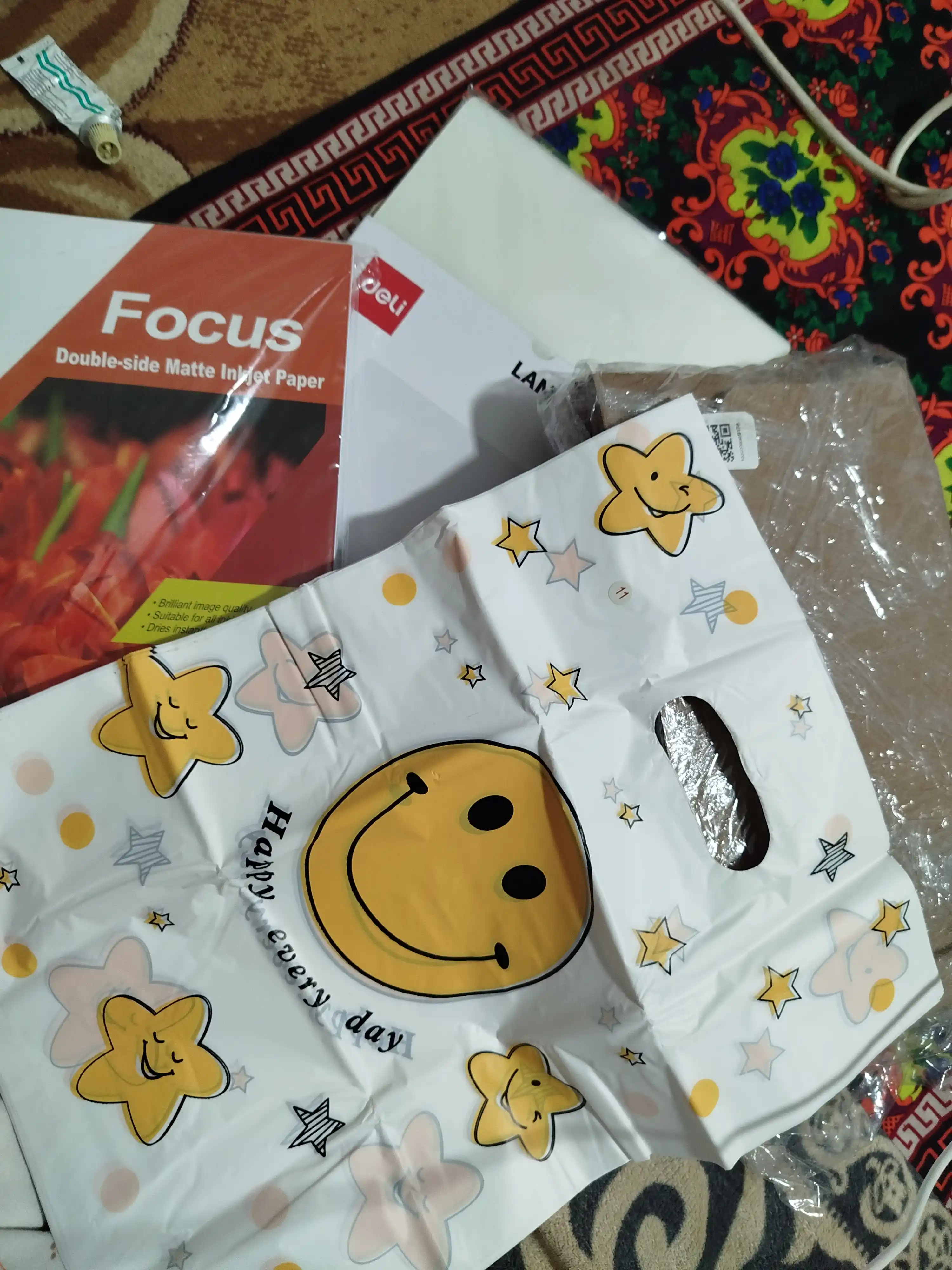 Smaylik rasmi tushirilgan paket, 100 dona