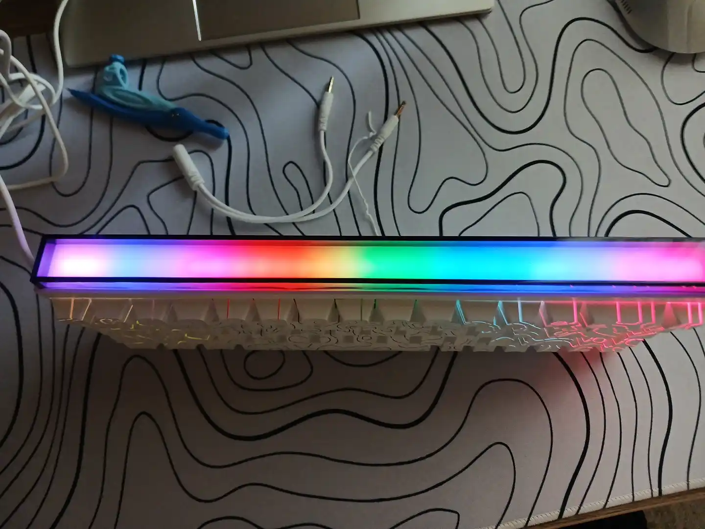 Geymerlar uchun RGB yoritilgan AJAZZ o‘yin klaviaturasi mexanik / membranali