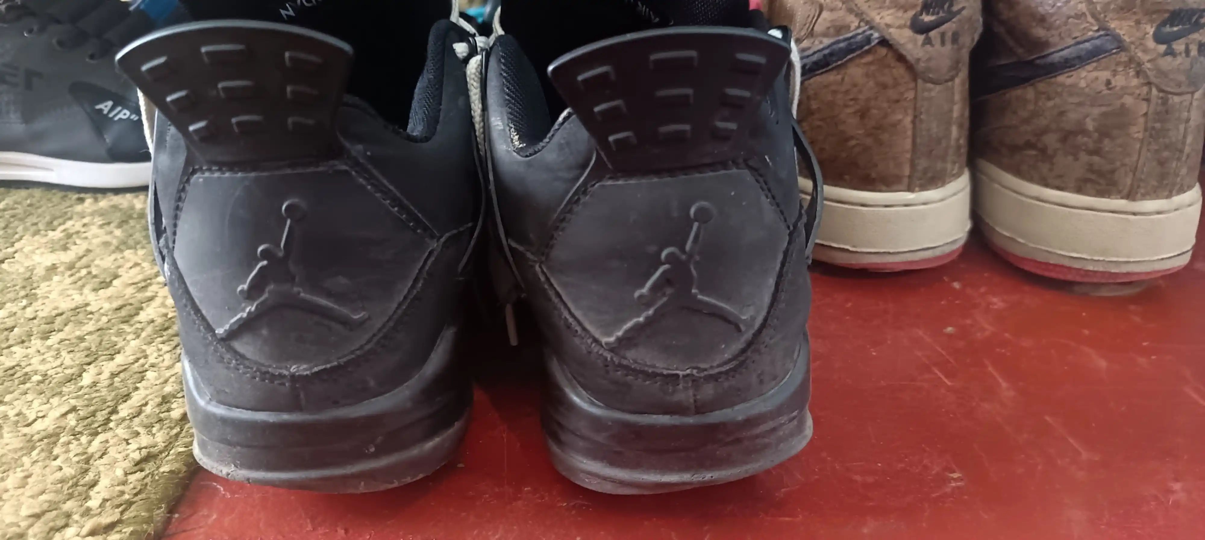 Кроссовки для мужчин DJordans
