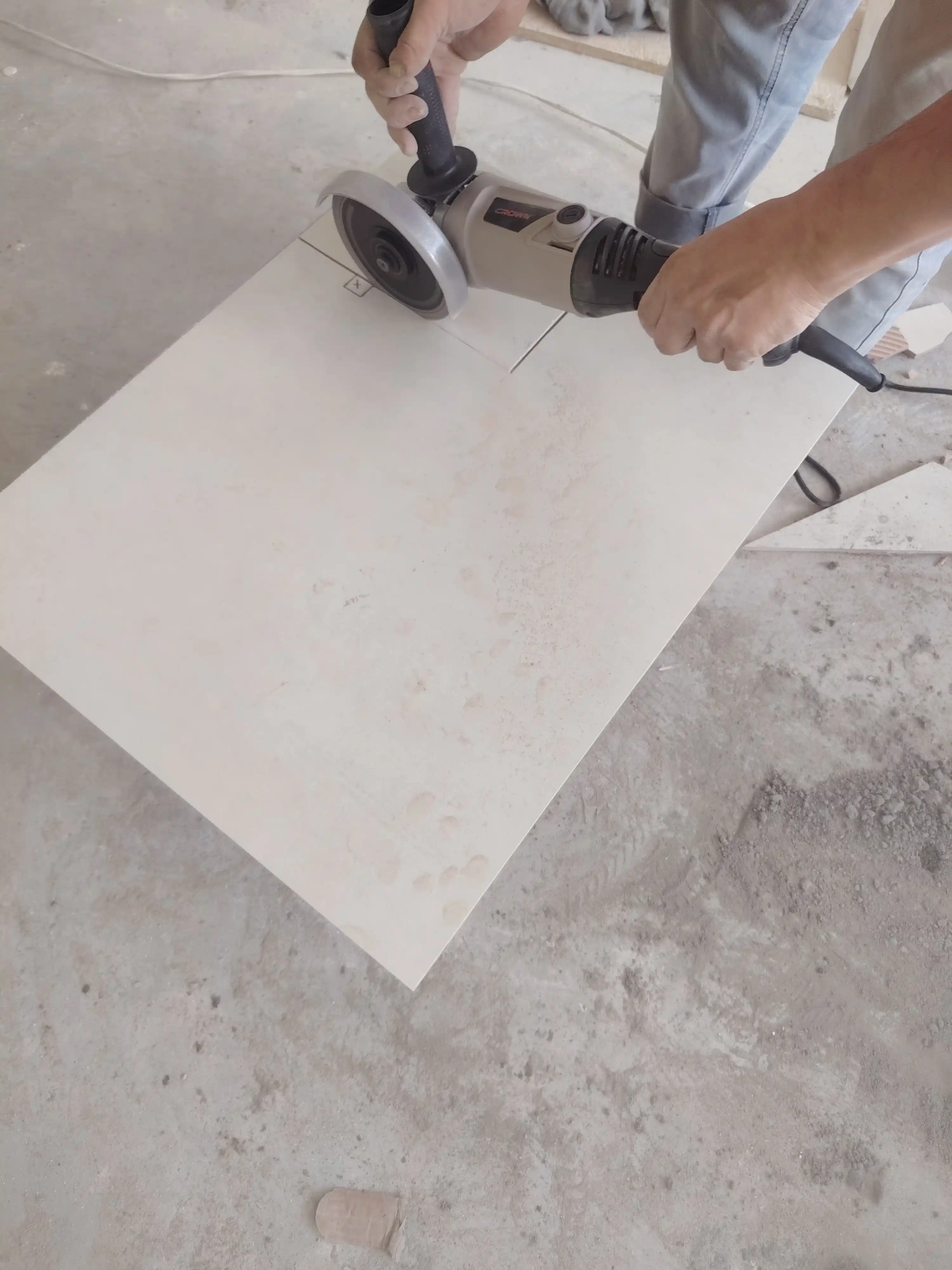 125 mm sozlamali bolgarka, tezlik boshqaruvli professional burchakli silliqlagich