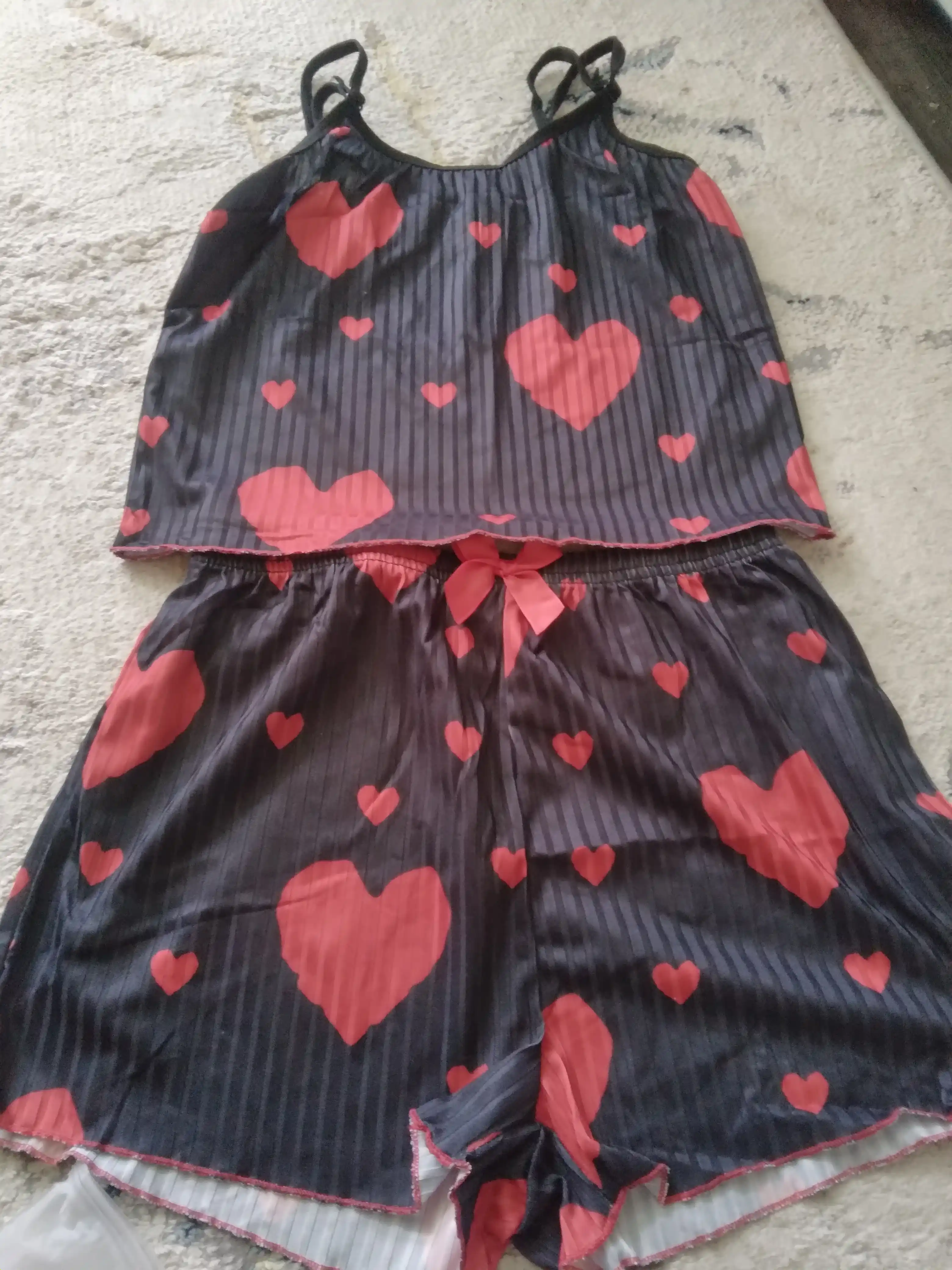 Pijama ayollar uchun, mayka va shortik