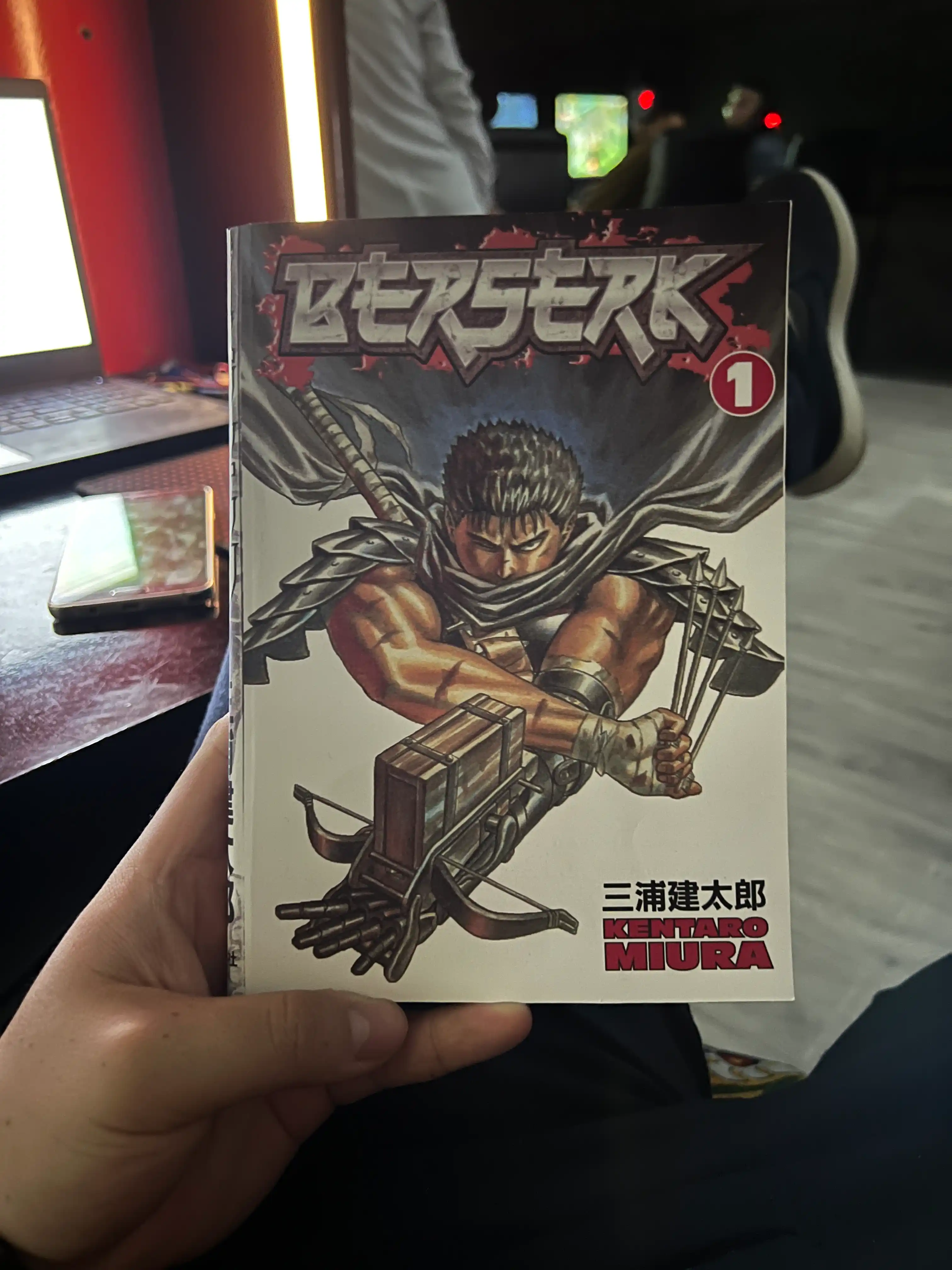 Berserk. Jild 1, A5, rus tilida