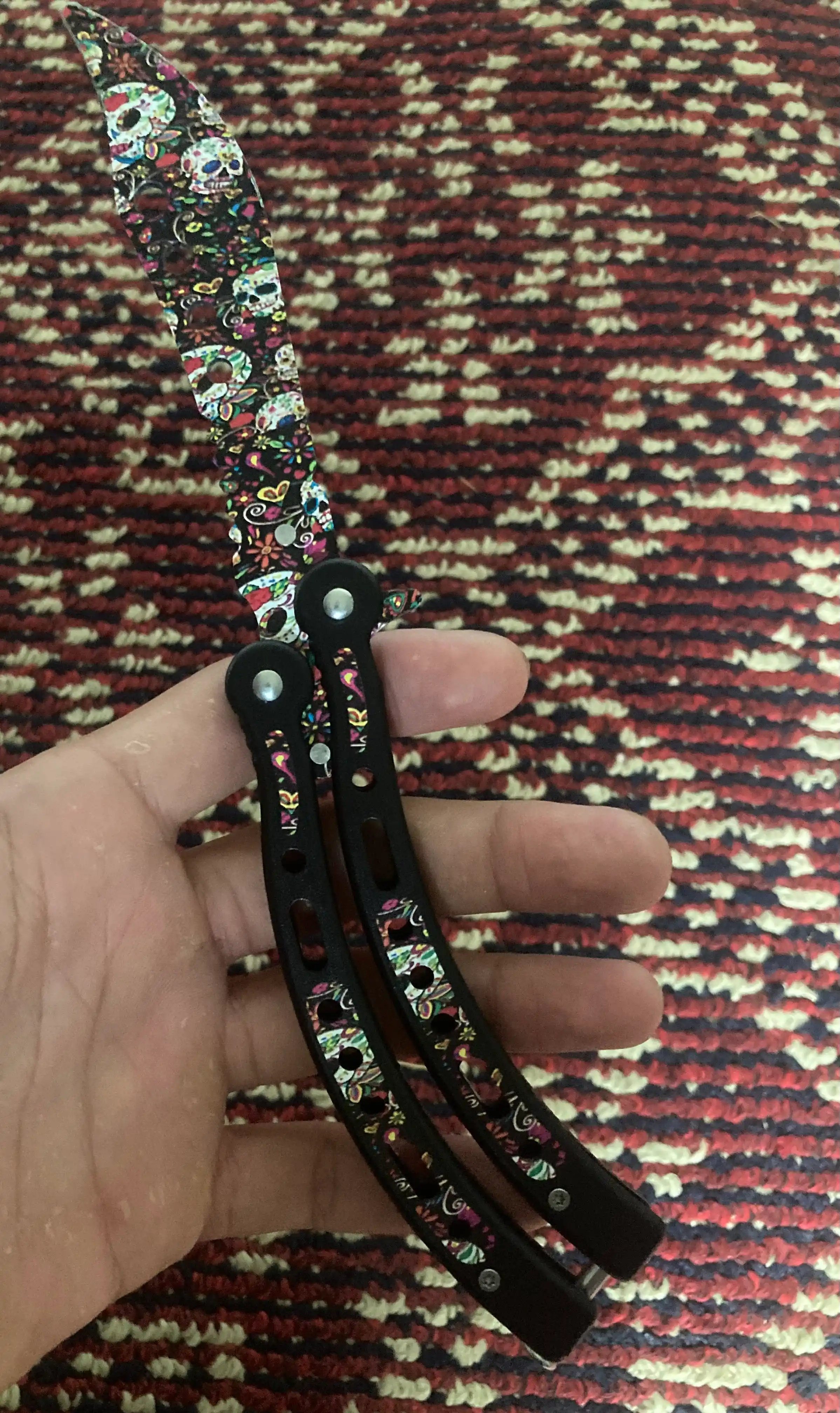 Metall tutqichli yig'iladigan kapalak pichog'ini o'rgatish, CSGO butterfly