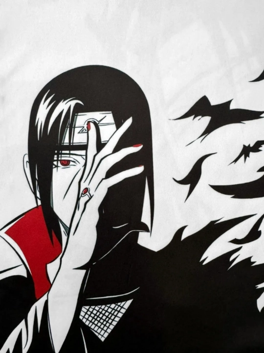 Yapon uslubidagi Itachi Uchiha anime dizaynli futbolka