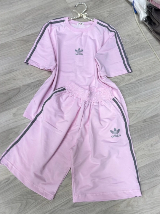 Ayollar uchun sport kostyum (futbolka + short), oversize, yozgi, qulay RAZMER STANDART