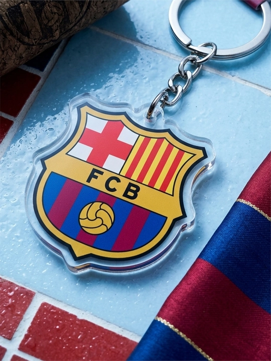 Futbol logotiplari tushirilgan akril brelok - 