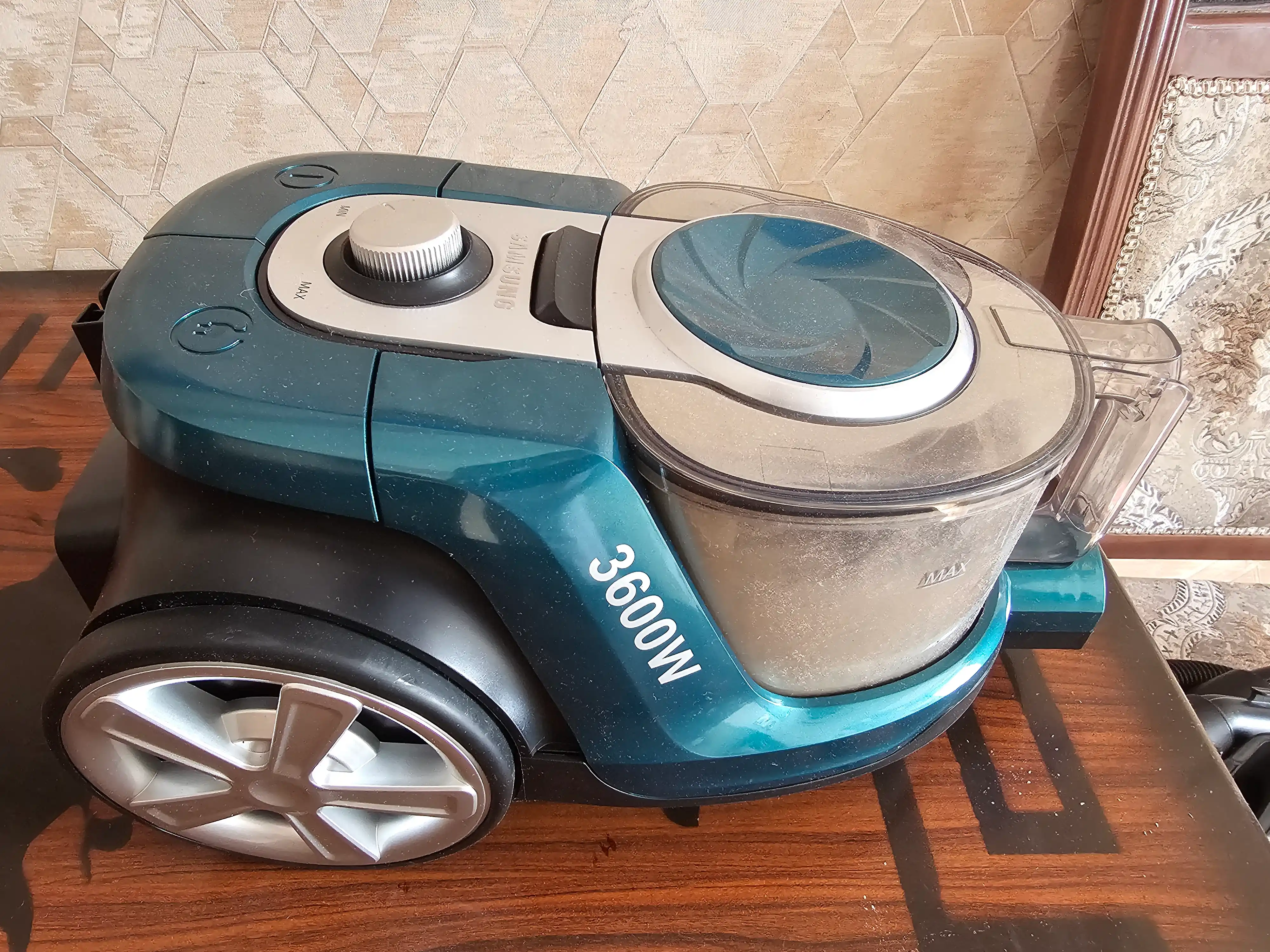 Пылесос Samsung PowerPro, 3600w, 4 л, с телескопической трубкой, с HEPA фильтром