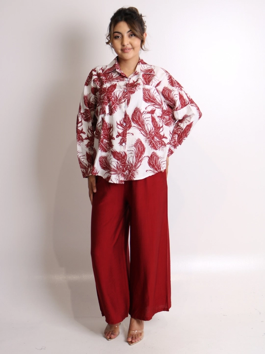 Ayollar kostyumi yengil oversized bosma naqshli ko‘ylak va shim to‘plami