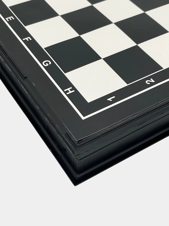 Shaxmat va shashka to'plami 2-si-1 da, plastik idishda o'lchami 38 x 38 sm va 33 x 33 sm