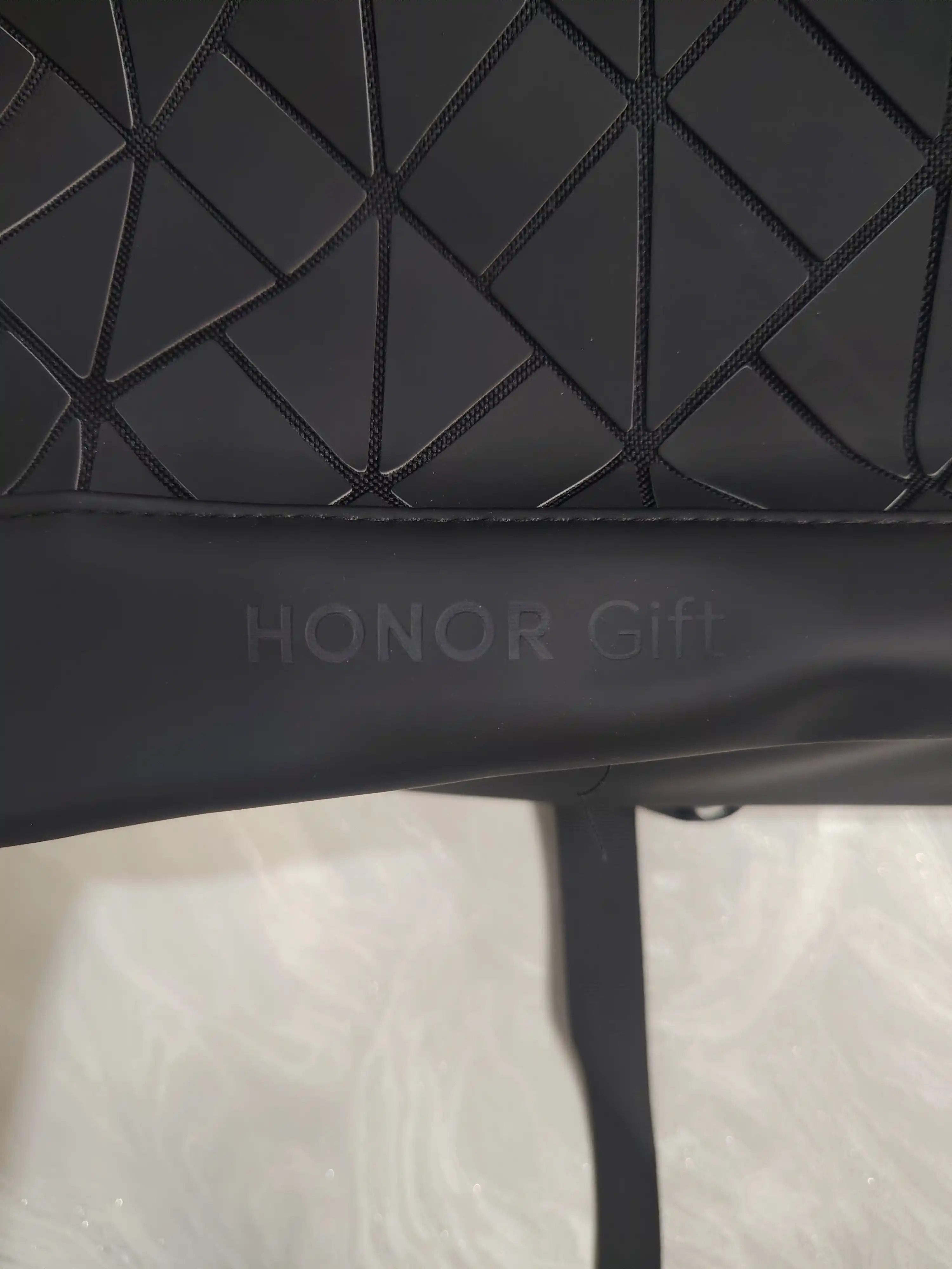 HONOR X9d 5G smartfoni, 12/256GB Snapdragon 6 Gen 4, 108 Mp, 8300 mAh,+Sovg'a Ryukzak
