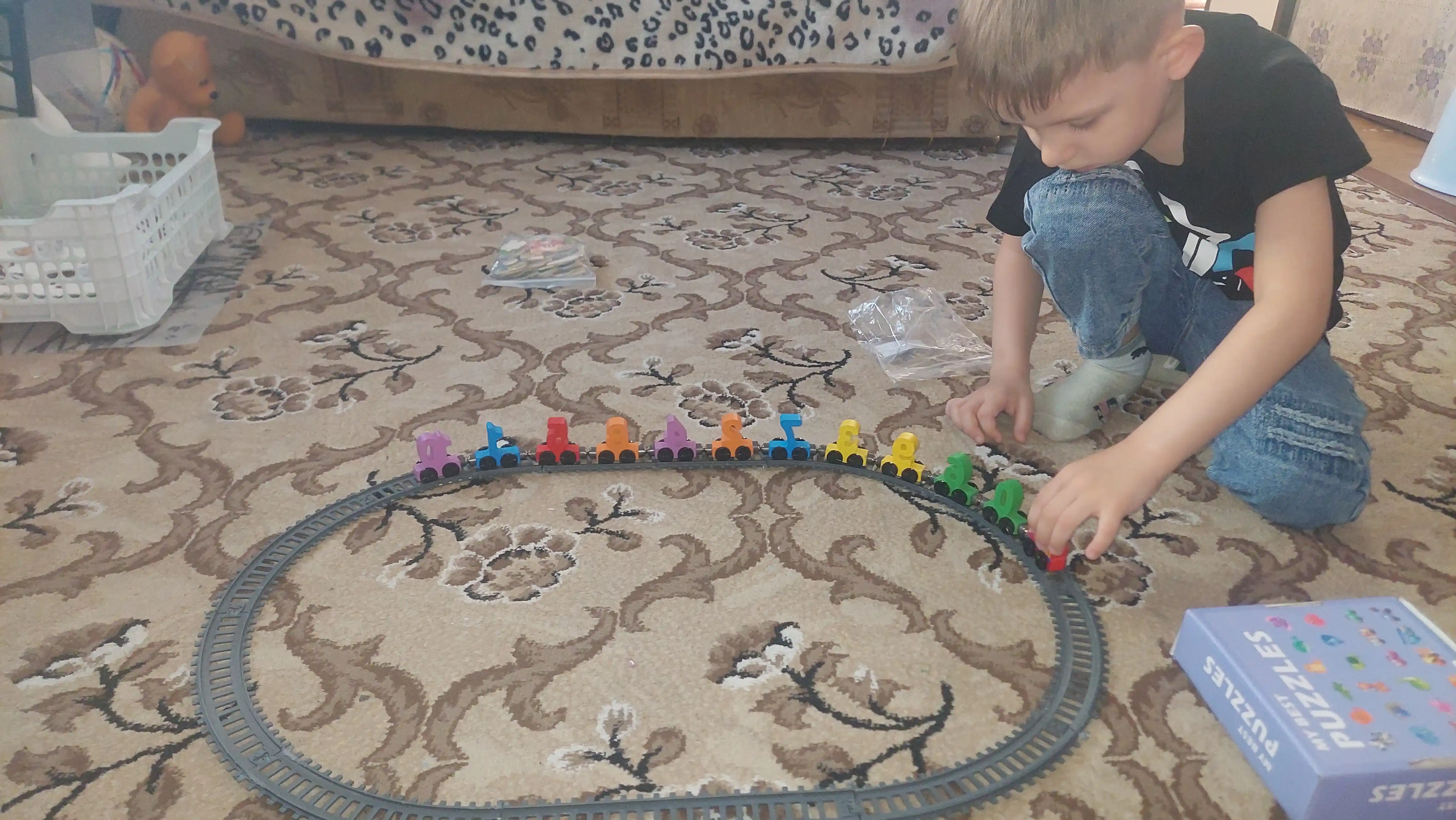 Magnitli yog‘och sonli poyezd, 0–10, Montessori rivojlantiruvchi bolalar o‘yinchog‘i